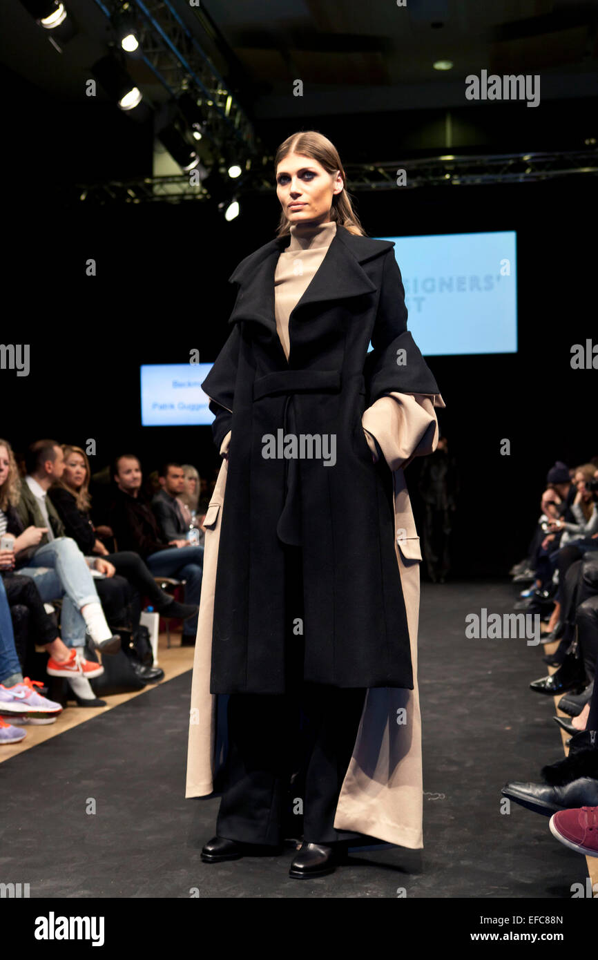 Copenhague, Danemark. 30Th Jan, 2015. Au Nid des designers award show à Copenhague design scandinave les élèves de écoles de mode présente leur meilleurs créations sur la piste. Ici c'est un dessin par Patrik Guggenberger, Beckmans, Suède. Credit : OJPHOTOS/Alamy Live News Banque D'Images