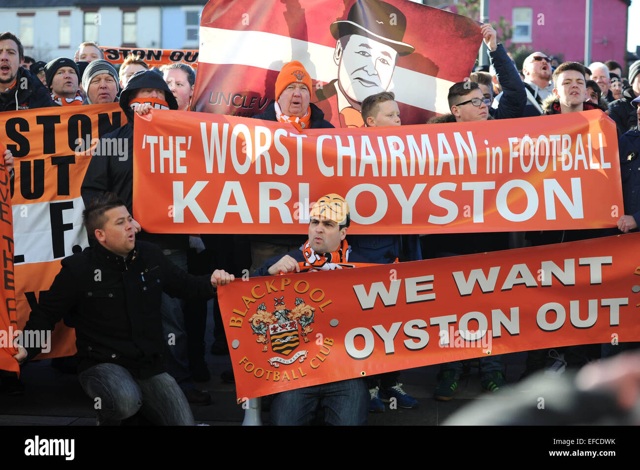 Blackpool Lancs UK 31 Janvier 2015 - Ville de Blackpool football fans protester contre leur président Karl Oyston Banque D'Images