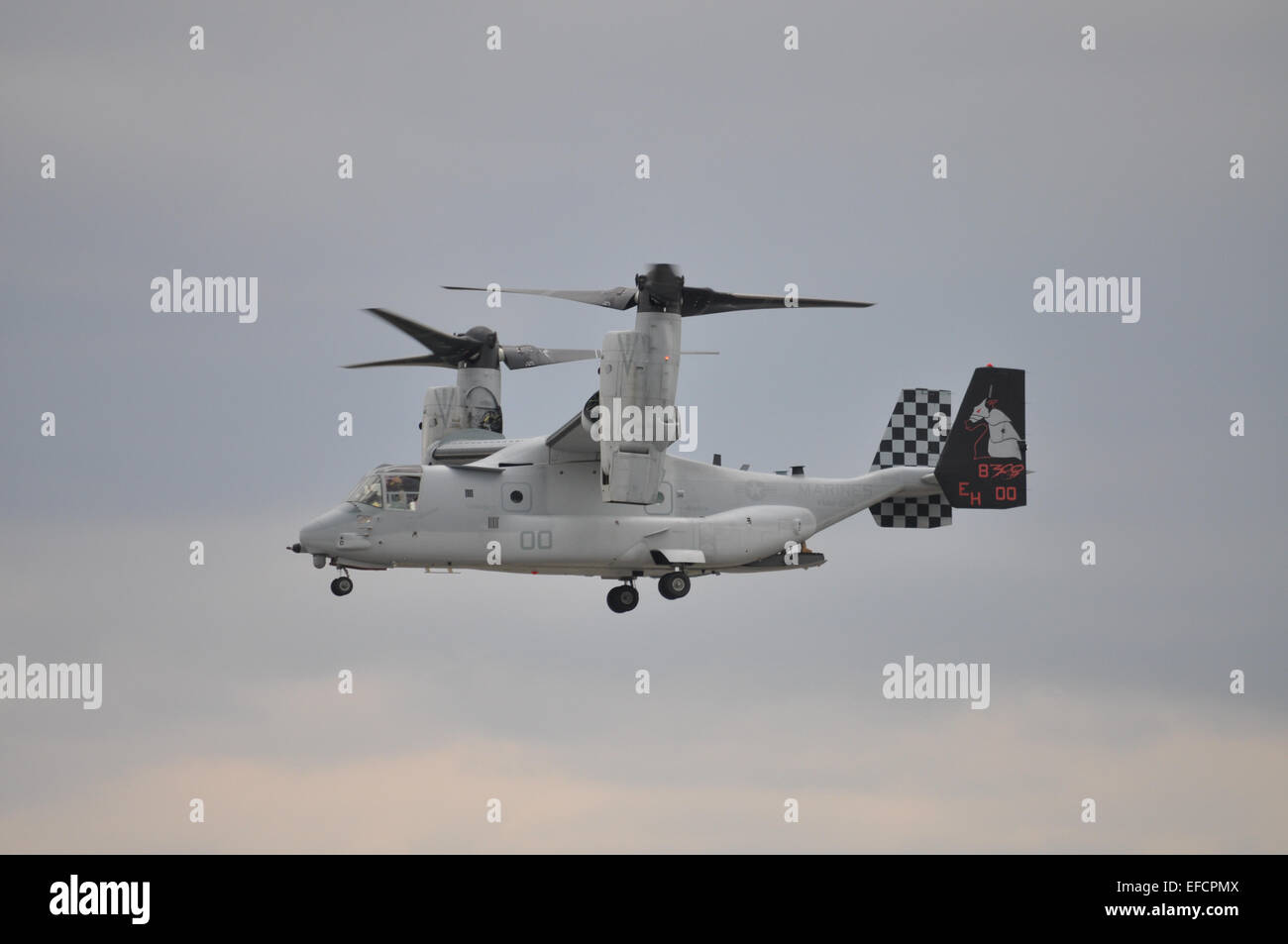 Le MV-22B Osprey battant au MCAS Cherry Point meeting aérien. Banque D'Images