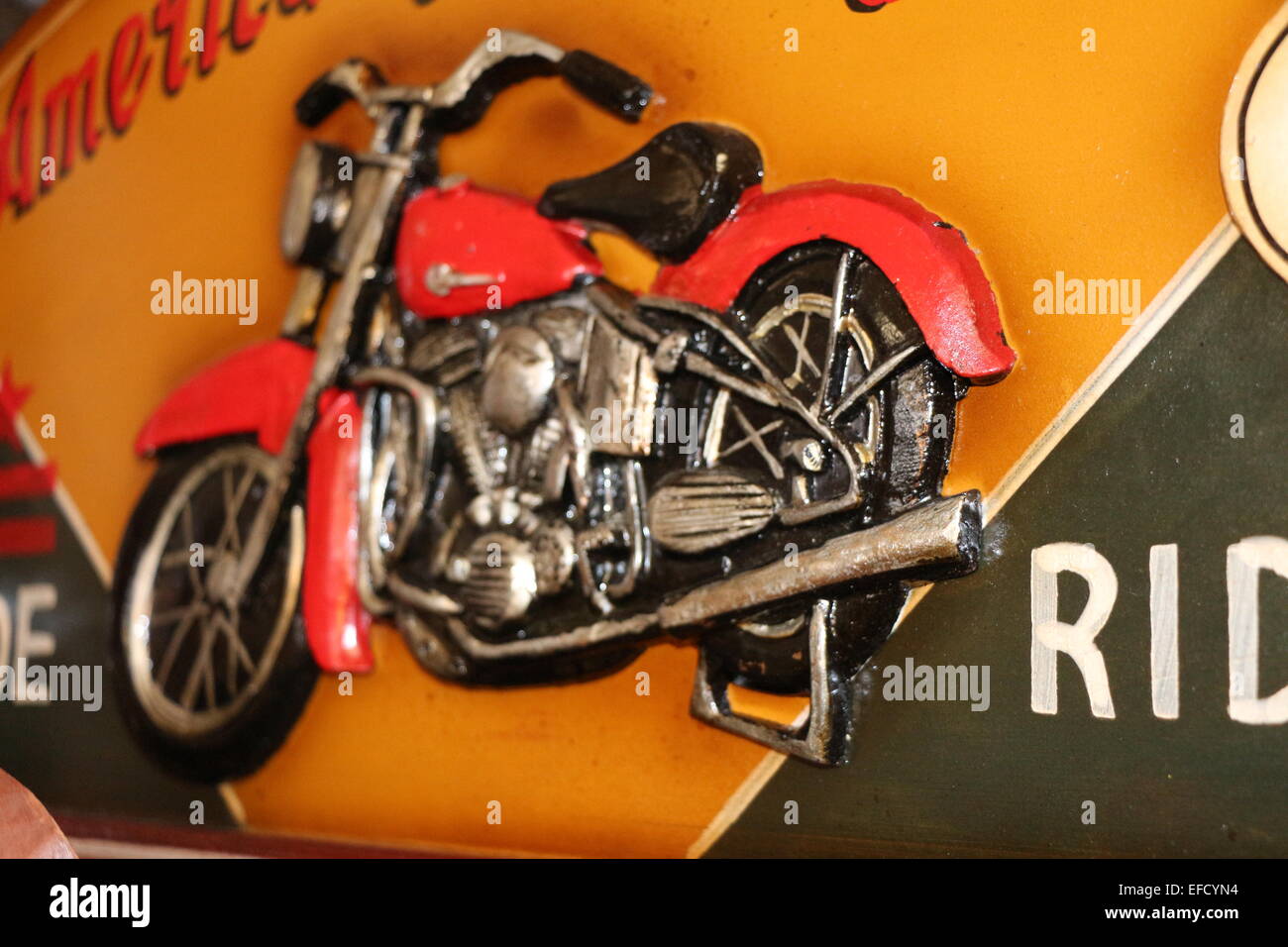 Un vintage à la photo d'une moto , né à monter..moto,moto,moto historique de l'affiche Banque D'Images