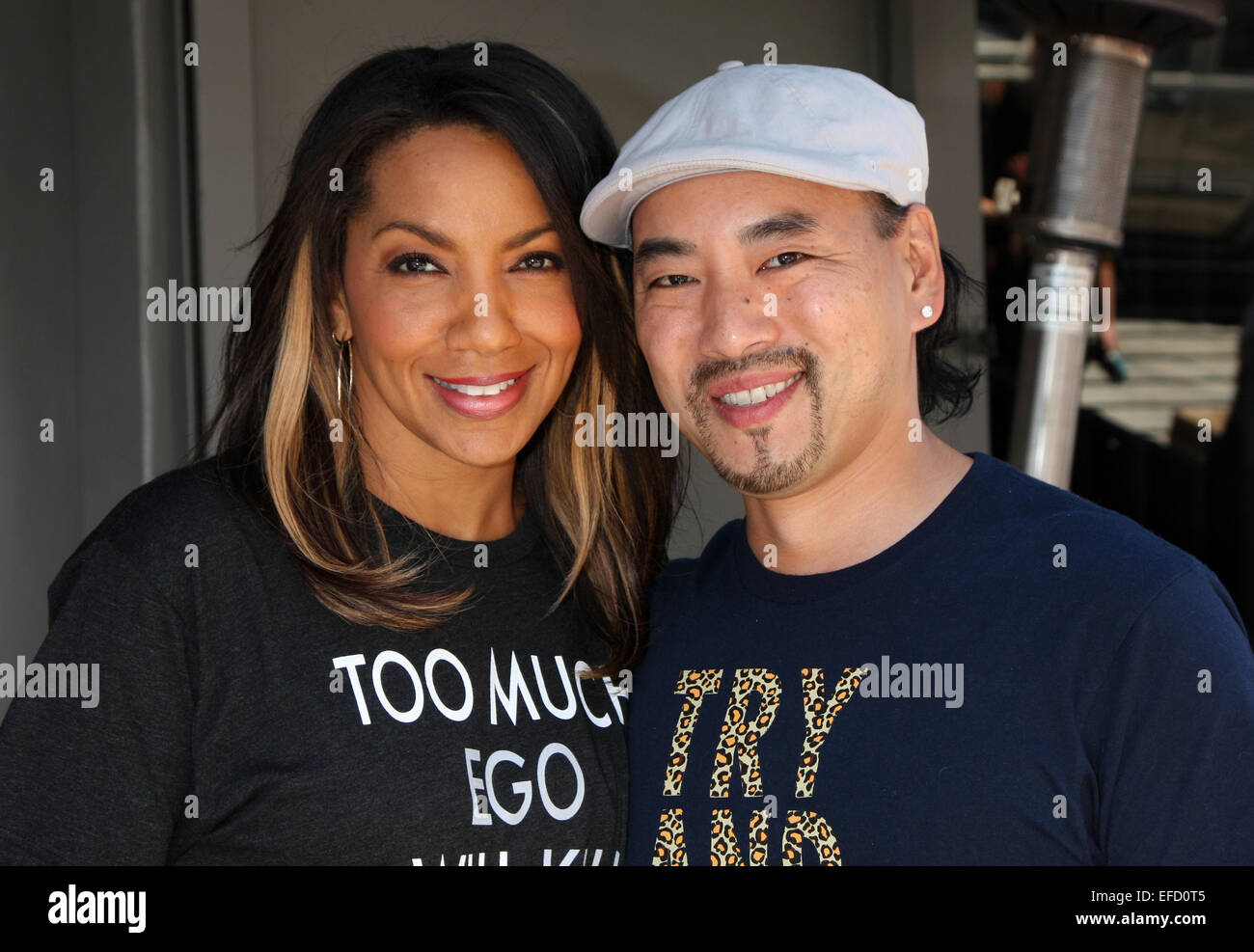 Arthel Neville dehors et environ sur Sunset Boulevard avec son mari, Taku Hirano comprend : Arthel Neville,Hirano Taku Où : Los Angeles, California, United States Quand : 29 Oct 2014 Banque D'Images