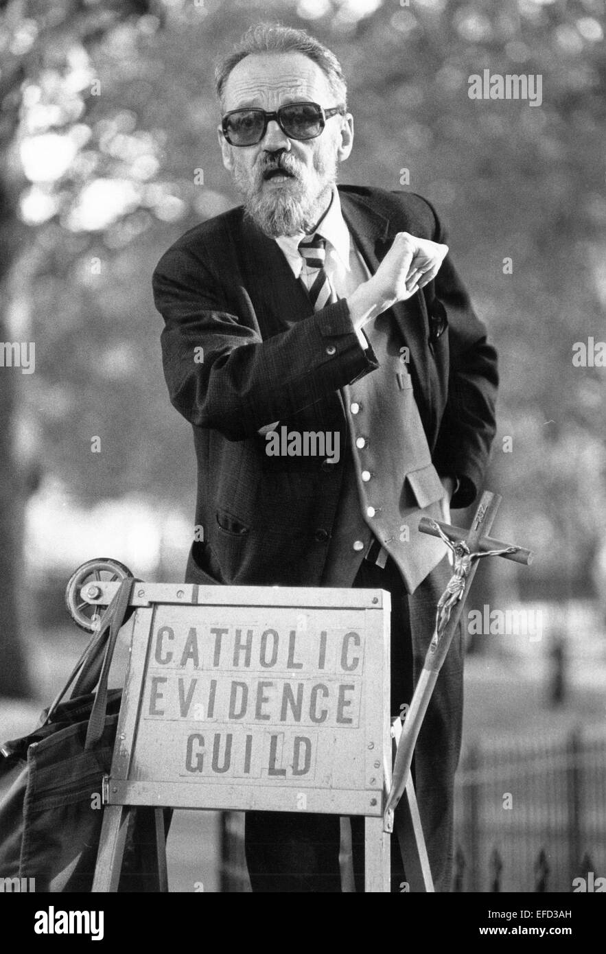 Homme prêchant à Speakers Corner, Hyde Park, Londres - 1986 Banque D'Images