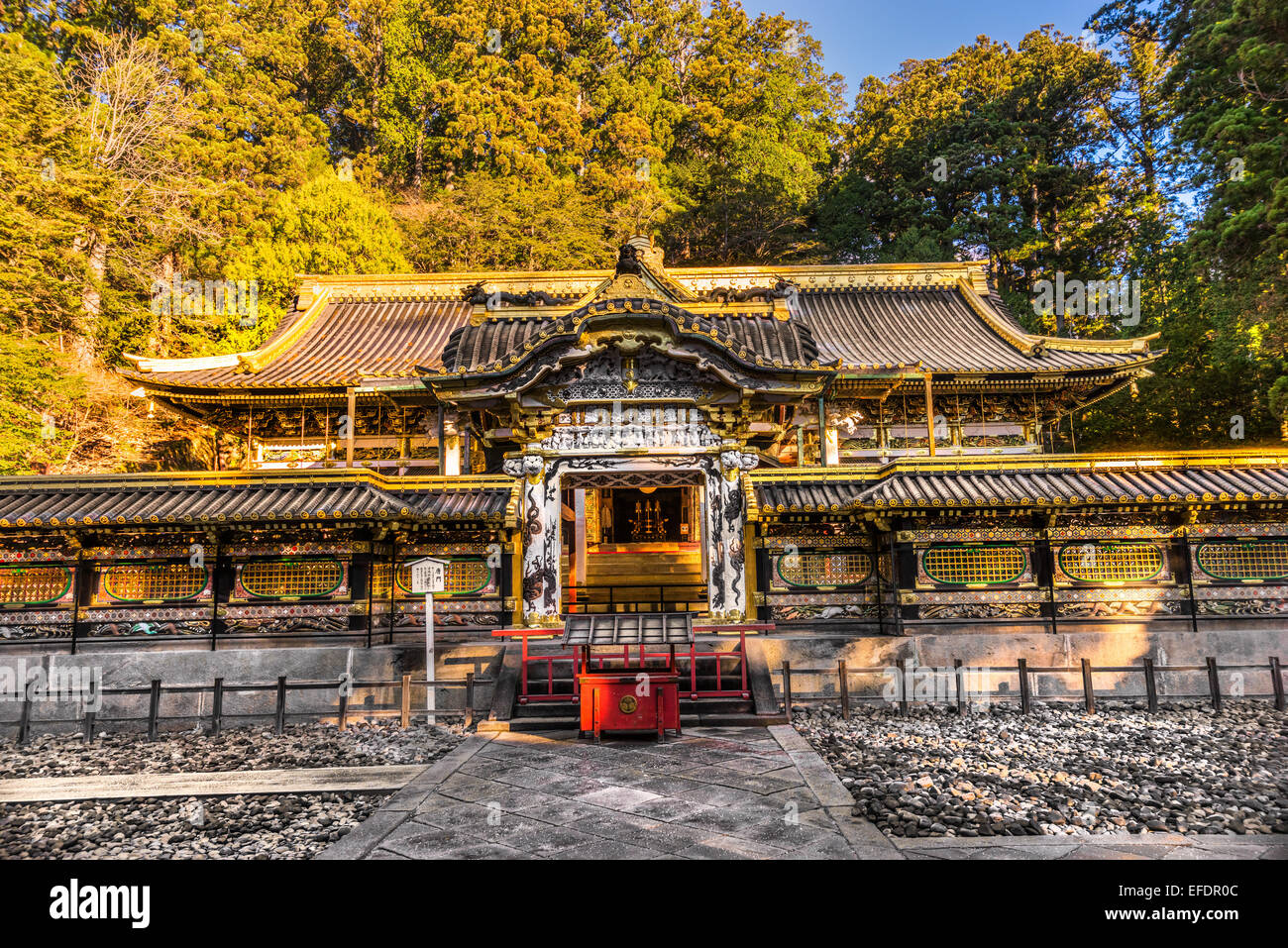 Toshogu au lever du soleil, Nikko, Japon. Banque D'Images