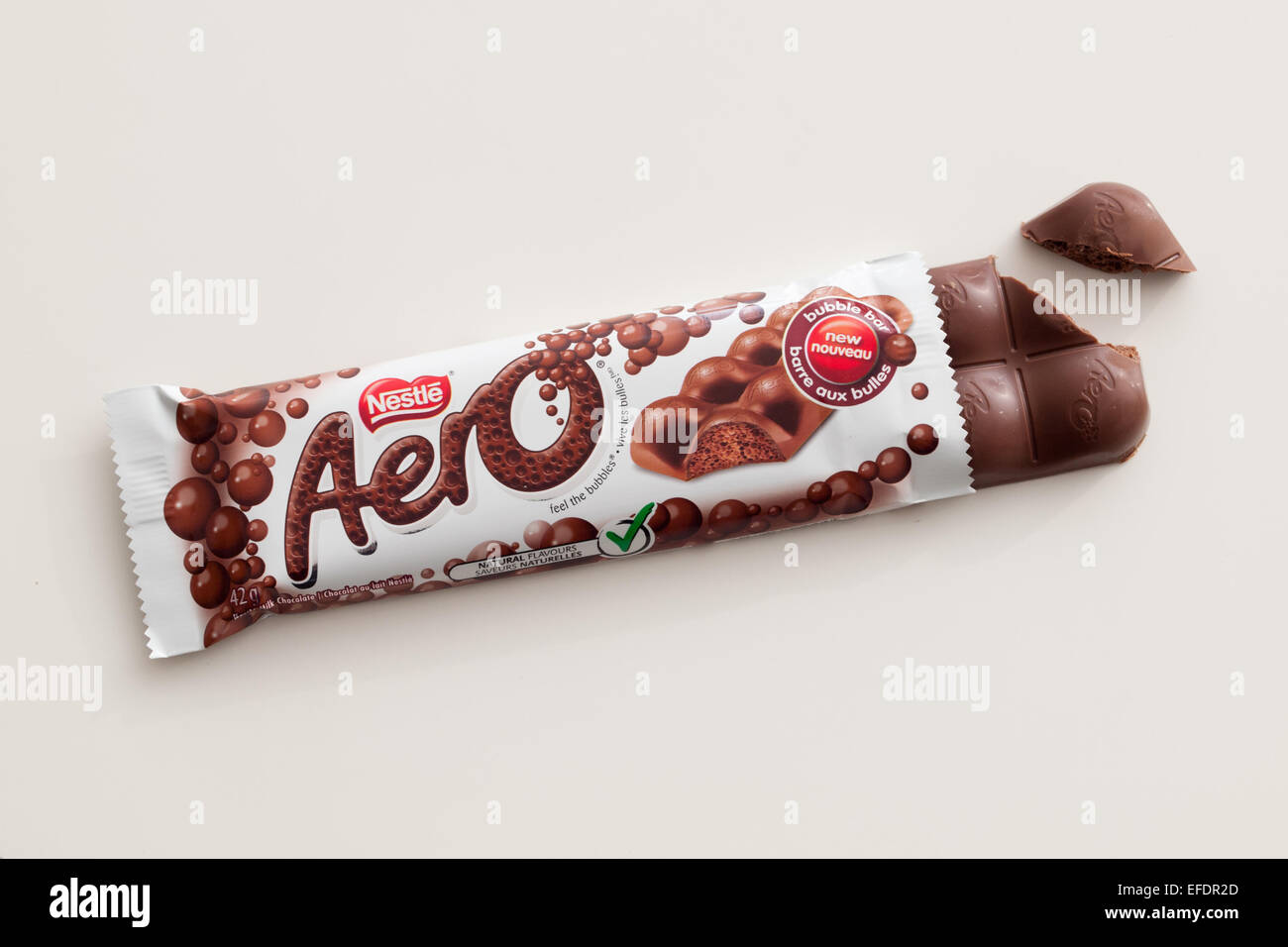 Une barre de chocolat Aero, produit par Nestlé. Emballage canadien illustré. Banque D'Images