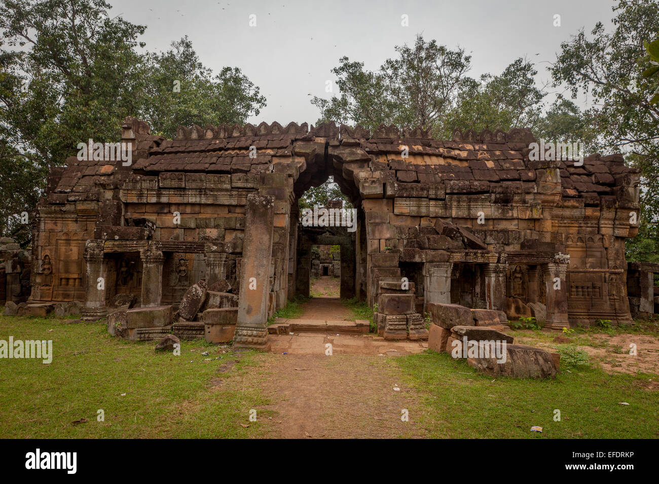 Cour avant du temple de Banteay Prey Nokor à Kampong Cham, Cambodge. Banque D'Images