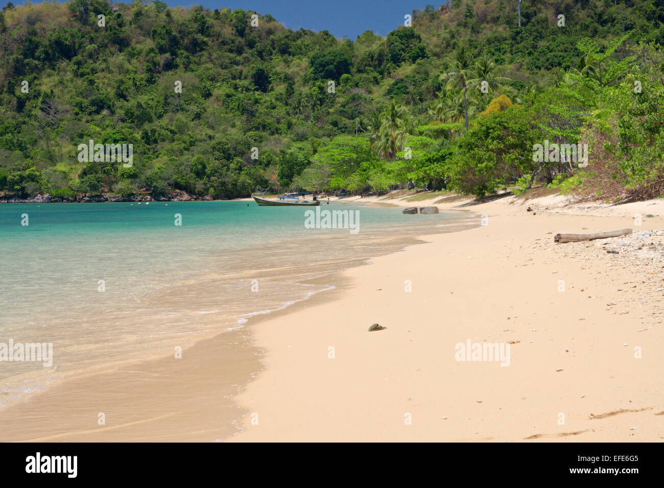 Magnifique lagon et de la plage de sable blanc Banque D'Images