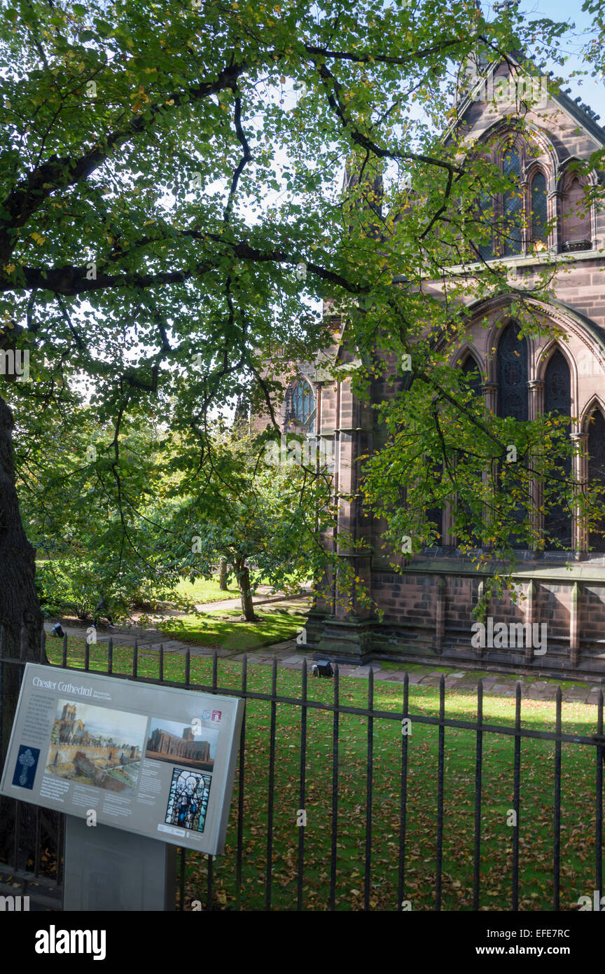 Fortifications de Chester et cathédrale, Cheshire, Royaume-Uni Banque D'Images
