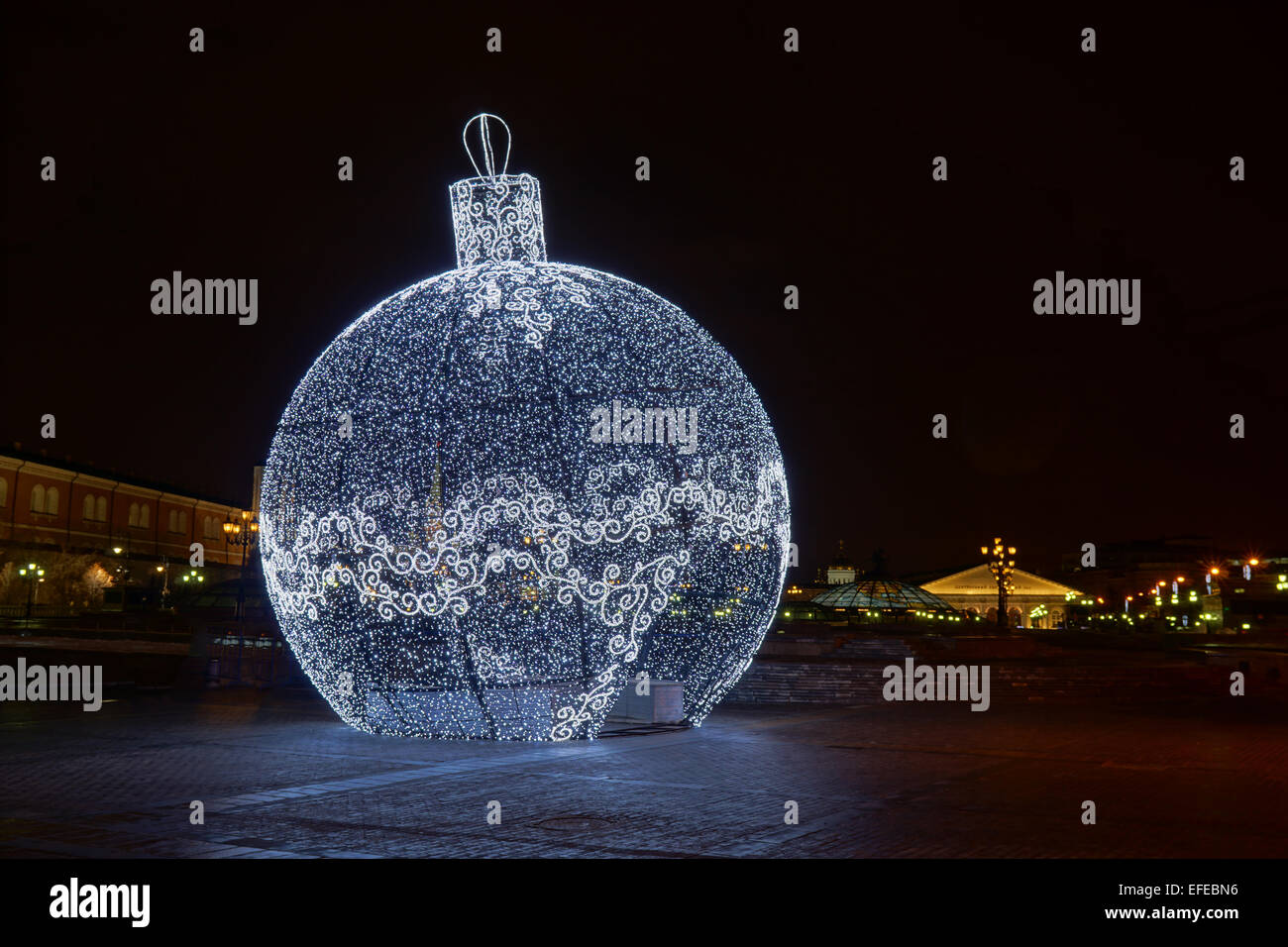 Éclairage LED ball géant sur Manezh Square à Moscou Banque D'Images