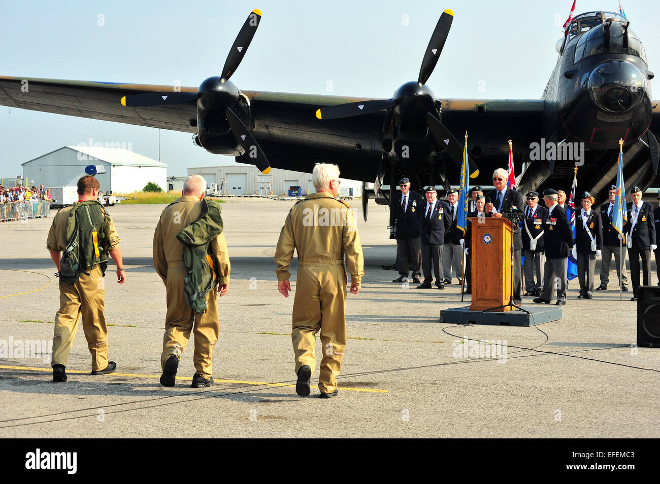 L'un des seuls 2 bombardiers Lancaster de navigabilité se prépare à quitter le Canada sur un vol transatlantique de 4 jours au Royaume-Uni. Banque D'Images