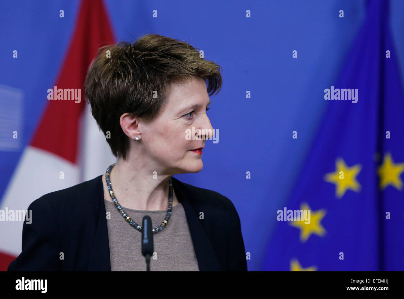 Bruxelles, Belgique. 2e Février, 2015. Président de la Confédération suisse Simonetta Sommaruga s'exprime lors d'une conférence de presse après une rencontre avec le président de la Commission européenne, Jean-Claude Juncker (pas sur la photo) à la Commission européenne siège à Bruxelles, Belgique, le 2 février 2015. Credit : Zhou Lei/Xinhua/Alamy Live News Banque D'Images