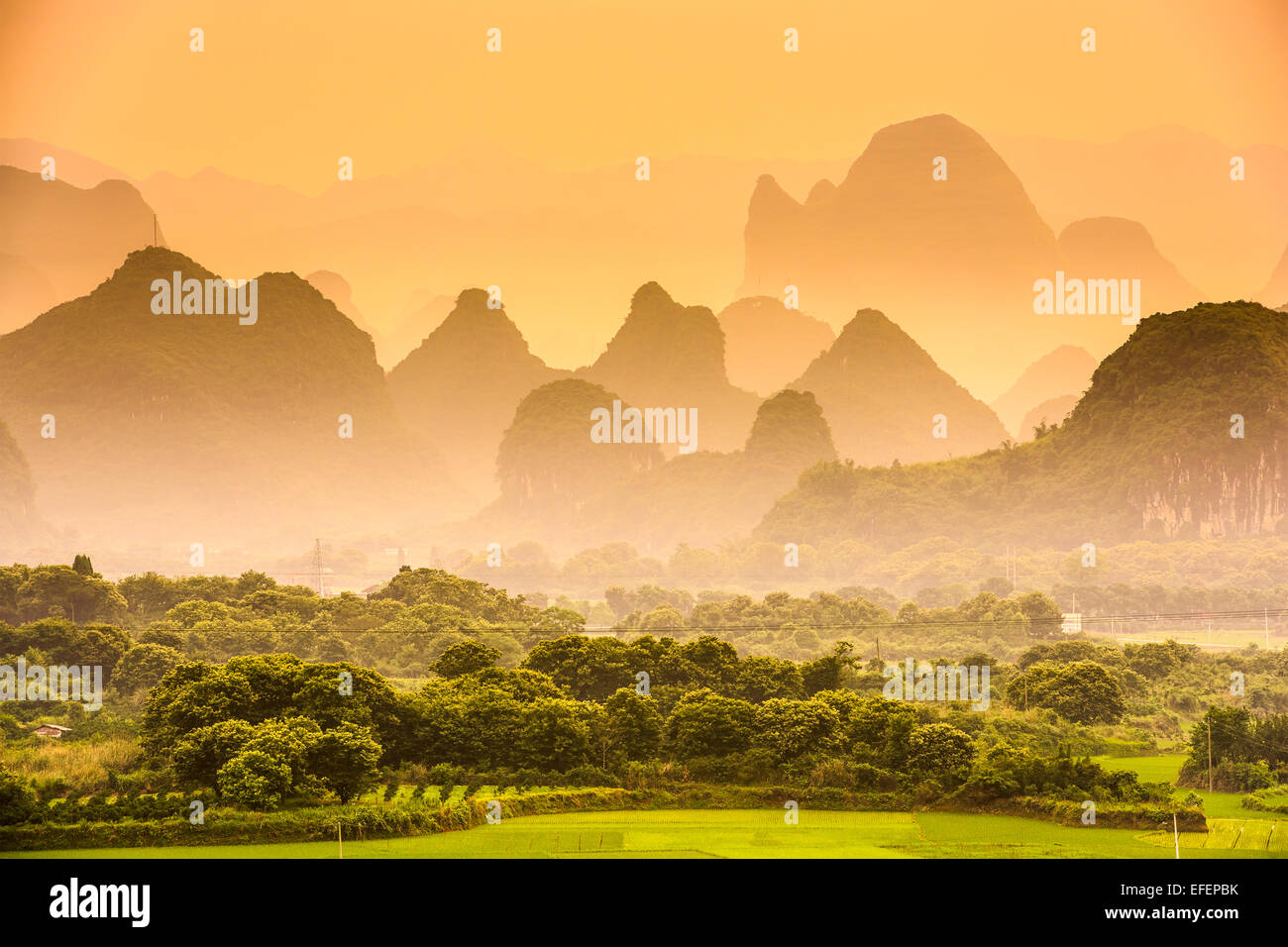 Montagnes karstiques de Guilin, Chine. Banque D'Images