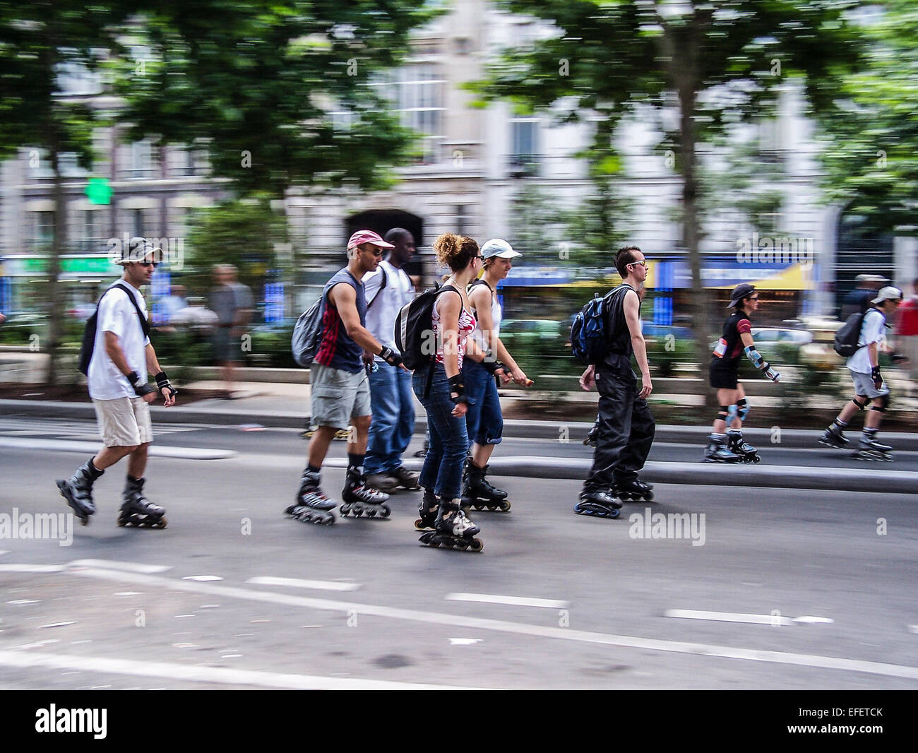 Paris roller skate Banque de photographies et d'images à haute résolution -  Alamy