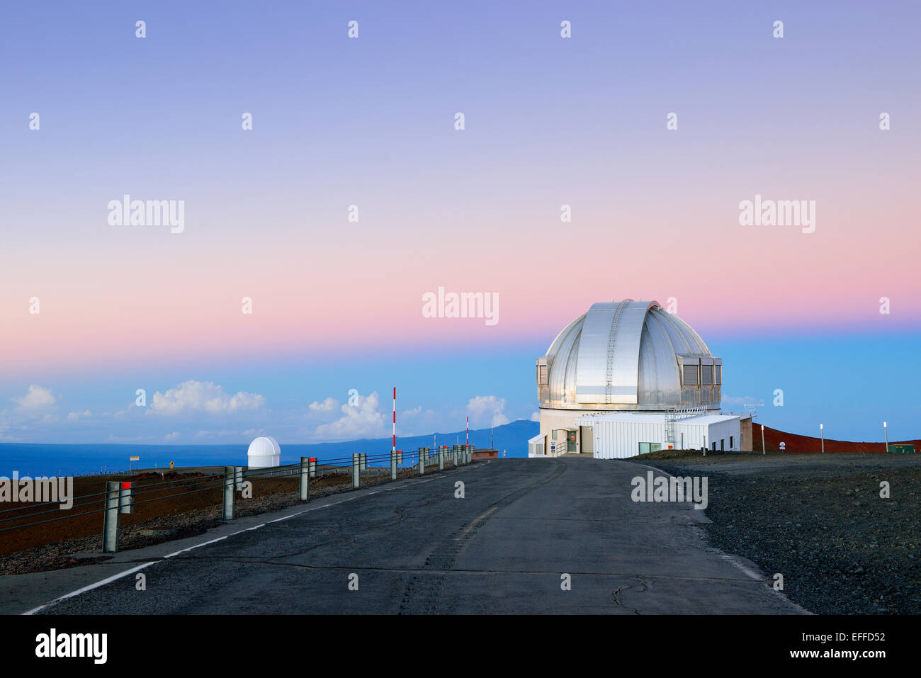 USA, Hawaii, Big Island, Mauna Kea, vue d'observatoire d'aube Banque D'Images