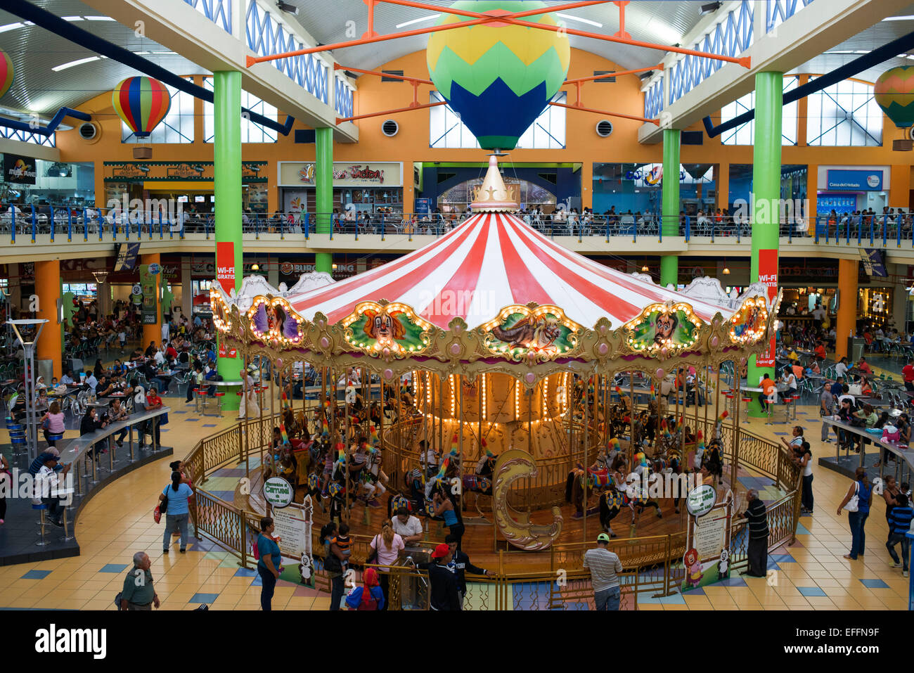 Food Court à Albrook Mall. Panama boutiques dans l'Albrook Mall. Avec plus de 500 magasins, l'Albrook Mall est le plus grand centre mal Banque D'Images