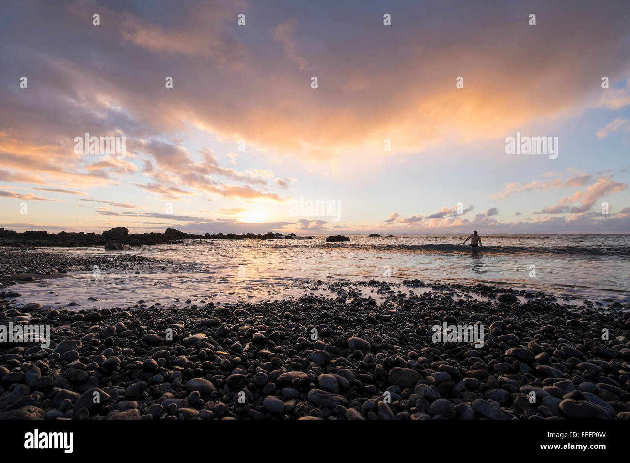 Espagne, Canaries, La Gomera, Valle Gran Rey, soirée à la plage de galets Banque D'Images