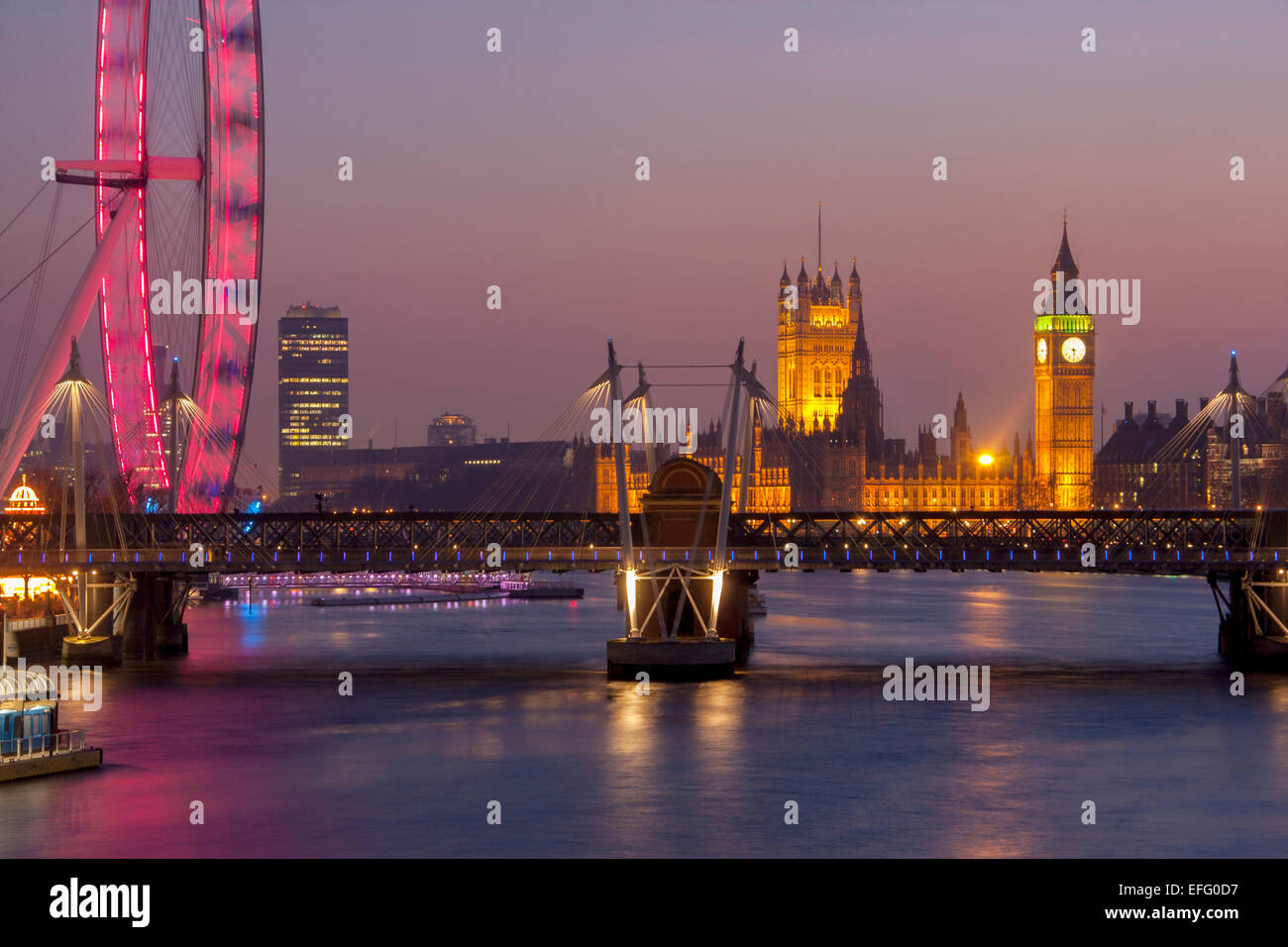 Big Ben, le Parlement, Hungerford Bridge et London Eye au crépuscule, crépuscule nuit Westminster London England UK Banque D'Images