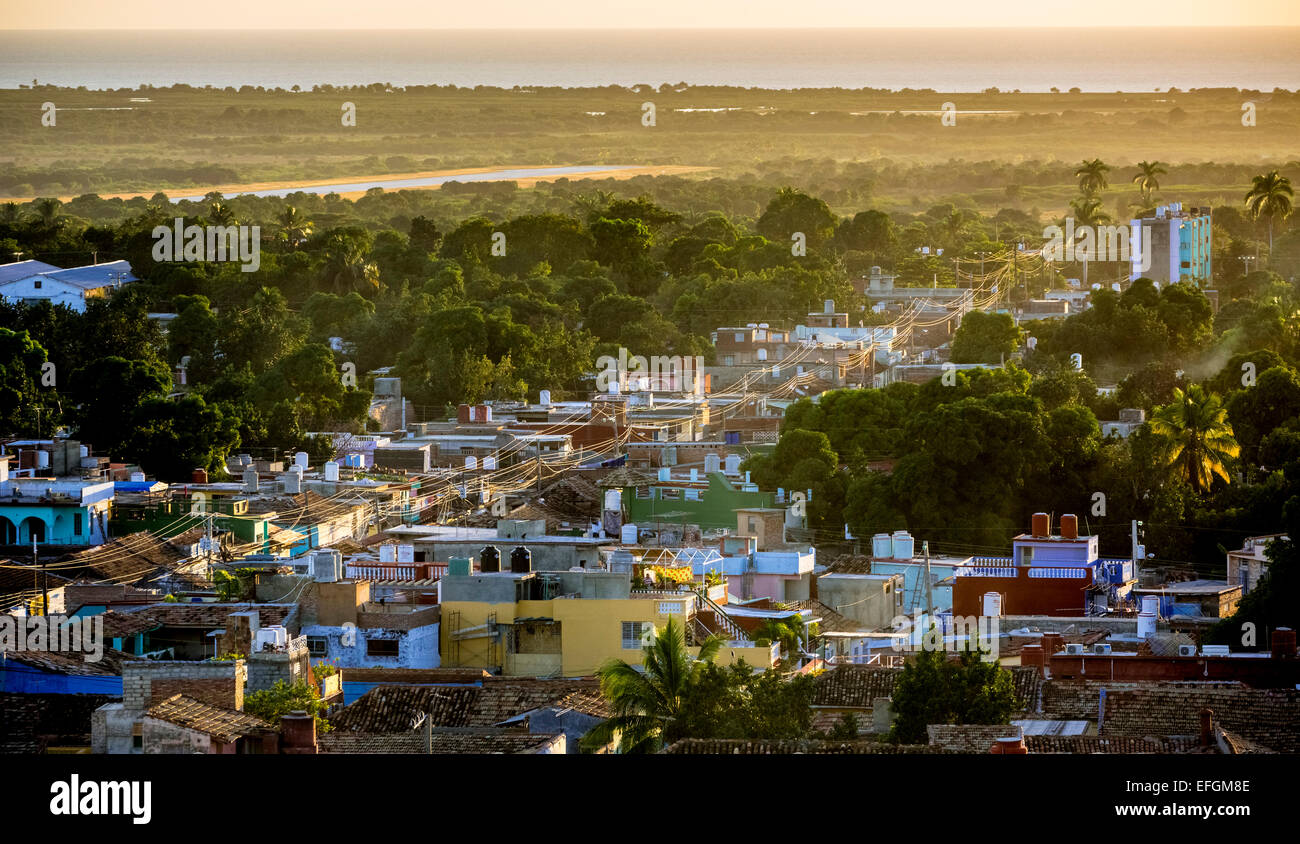 Vue depuis le clocher de l'église Convento de San Francisco de Asis sur la ville, Trinidad, Cuba Banque D'Images
