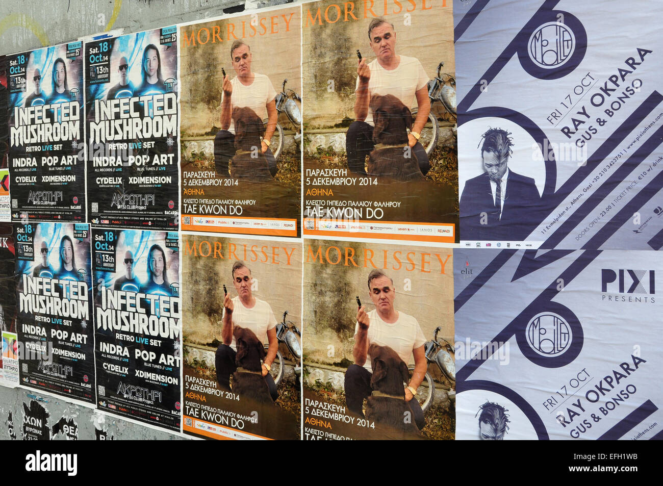 Mur avec concert live rock posters par Morrissey et DJ sets de musique électronique par Ray Okpara et Infected Mushroom. Banque D'Images