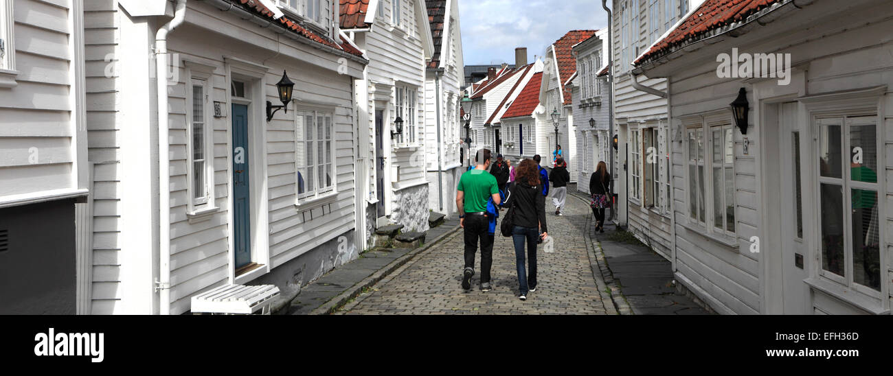 Les bâtiments en bois blanc, dans la vieille ville (Gamle Stavanger), ville de Stavanger, Fjords Ouest, Norvège, Scandinavie, l'Europe. Banque D'Images