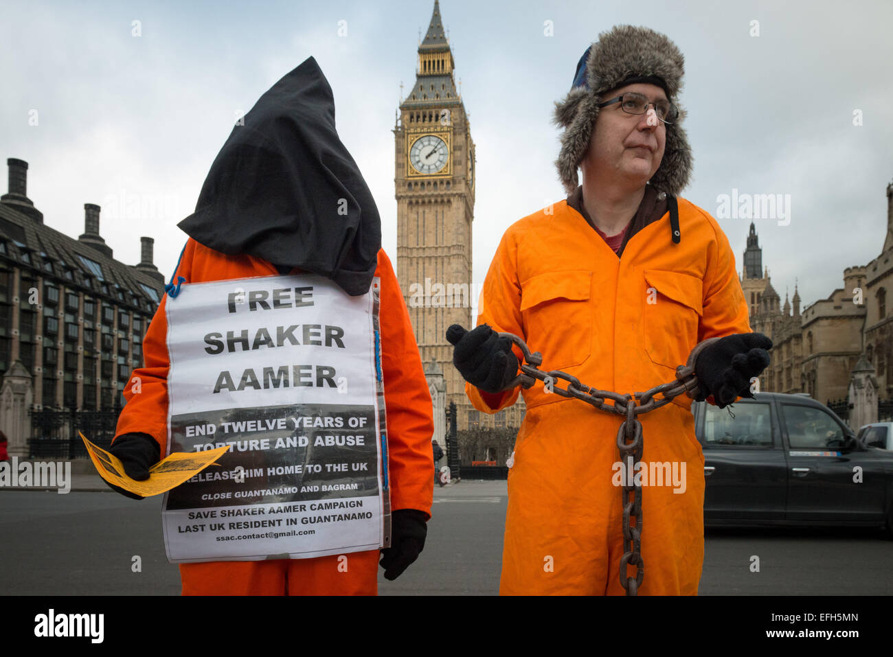 Londres, Royaume-Uni. 4 février 2015 - Des militants de la campagne Save Shaker Aamer qui protestaient devant Westminster aujourd'hui demande au gouvernement britannique d'obtenir la libération immédiate de Shaker et retour à la France. Demander à des militants de London à les rejoindre à la Saint-valentin Mars à Downing Street la semaine prochaine pour marquer 13 années d'emprisonnement du shaker dans le camp de détention de Guantanamo Bay. Credit : Subvention Vélaires/ZUMA/ZUMAPRESS.com/Alamy fil Live News Banque D'Images