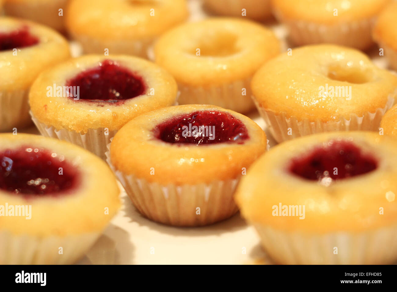 Dessert Muffins sur la ligne buffet Banque D'Images