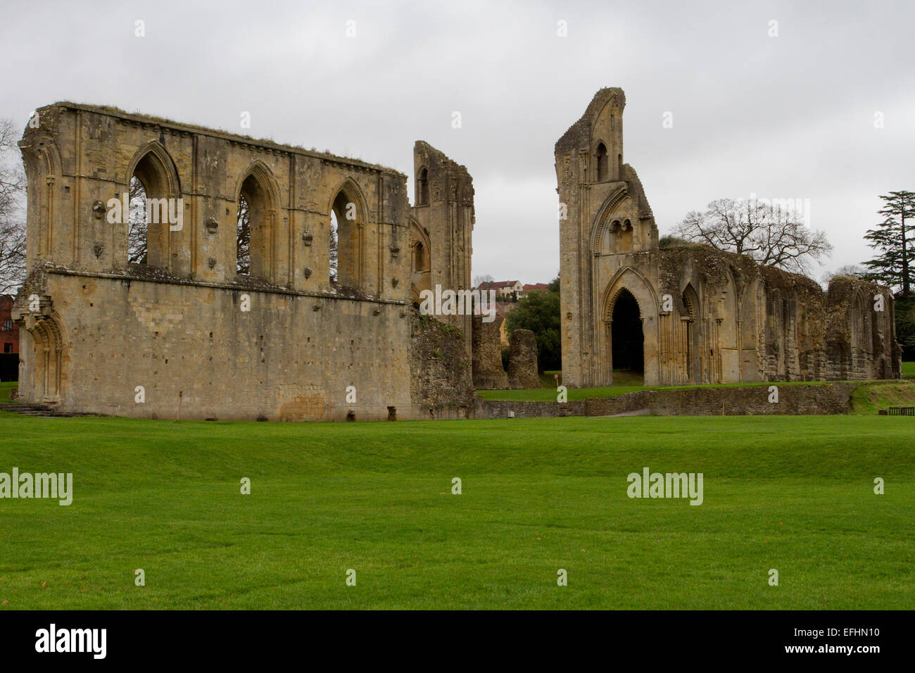 Ruines de l'Abbaye de Glastonbury, monument antique, Glastonbury, Somerset, Angleterre en décembre Banque D'Images