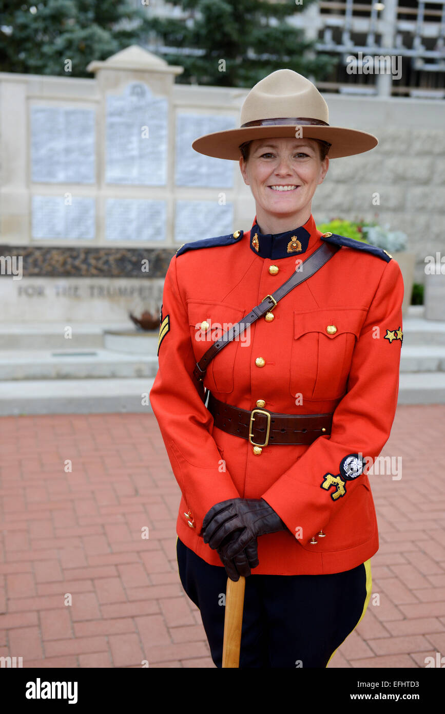 Tunique femme à la Gendarmerie royale du Canada, GRC Division Dépôt de la GRC à Regina, Saskatchewan, Canada Banque D'Images