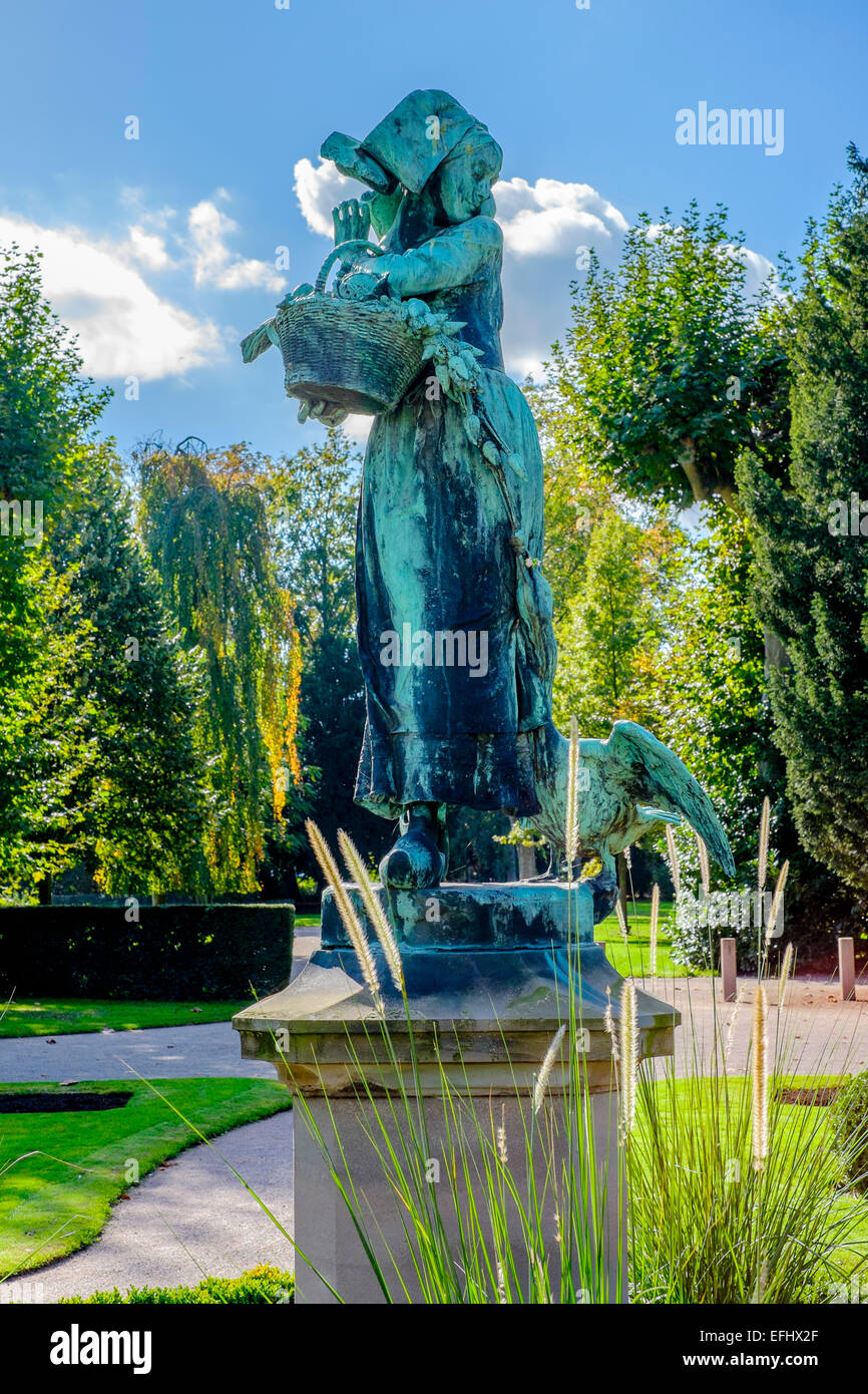 Gänseliesel Elizabeth gardeuse statue Parc de l'Orangerie park Strasbourg Alsace France Banque D'Images