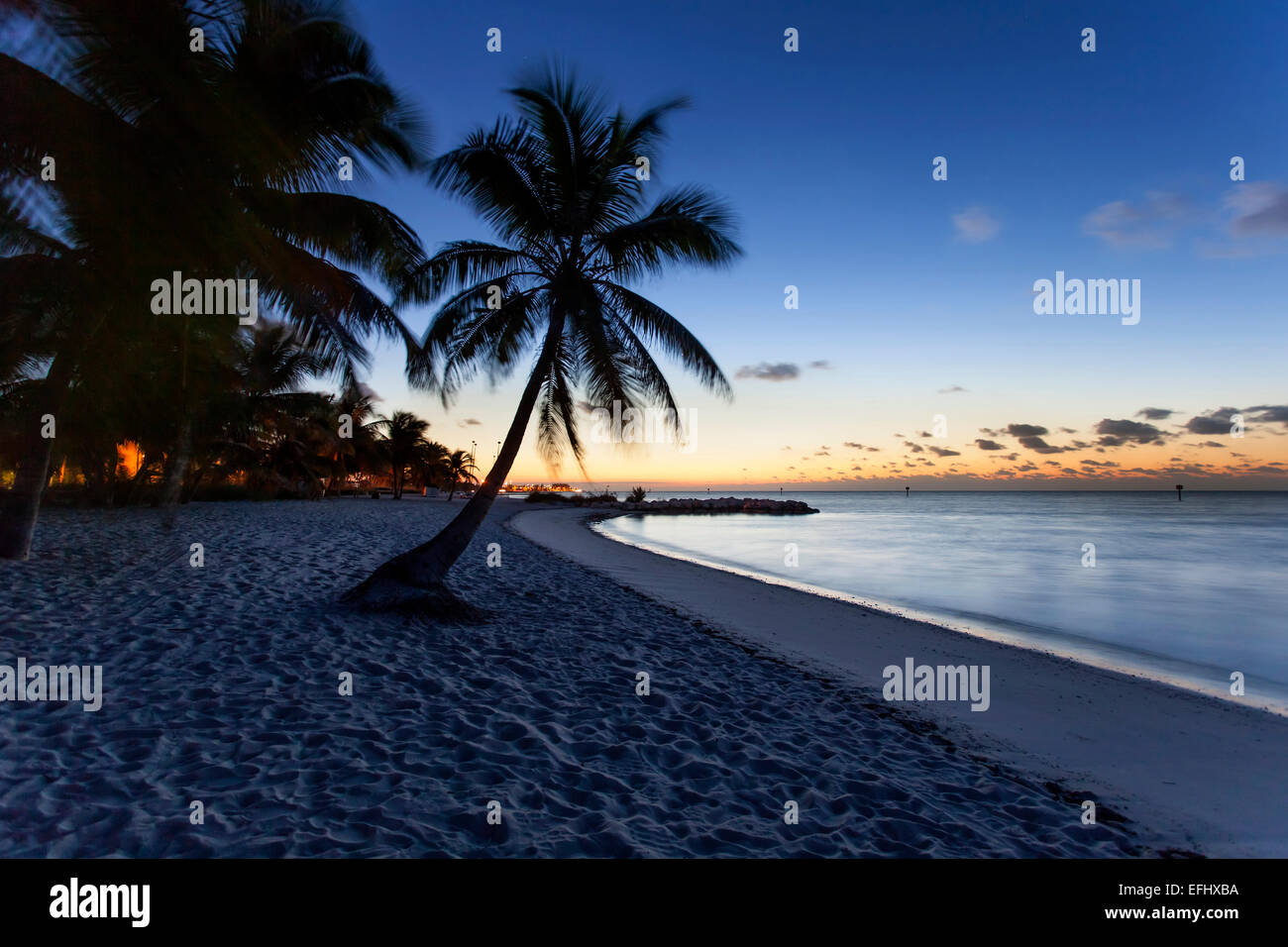Impression du matin avant le lever du soleil sur Key West Smathers Beach, Key West, Florida Keys, Floride, USA Banque D'Images