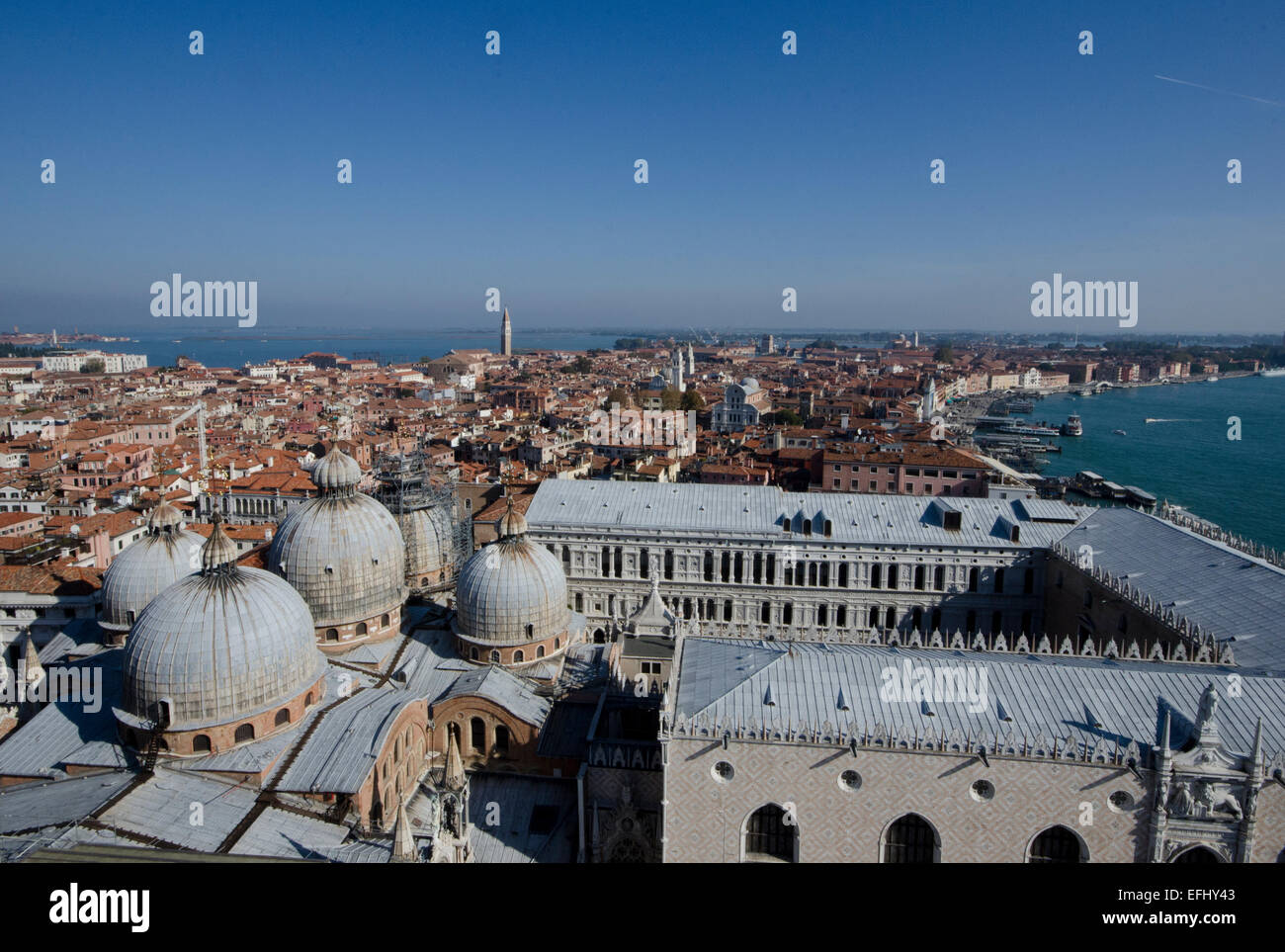 Vue du haut du Campanile de la Place Saint Marc à Venise, Italie Banque D'Images