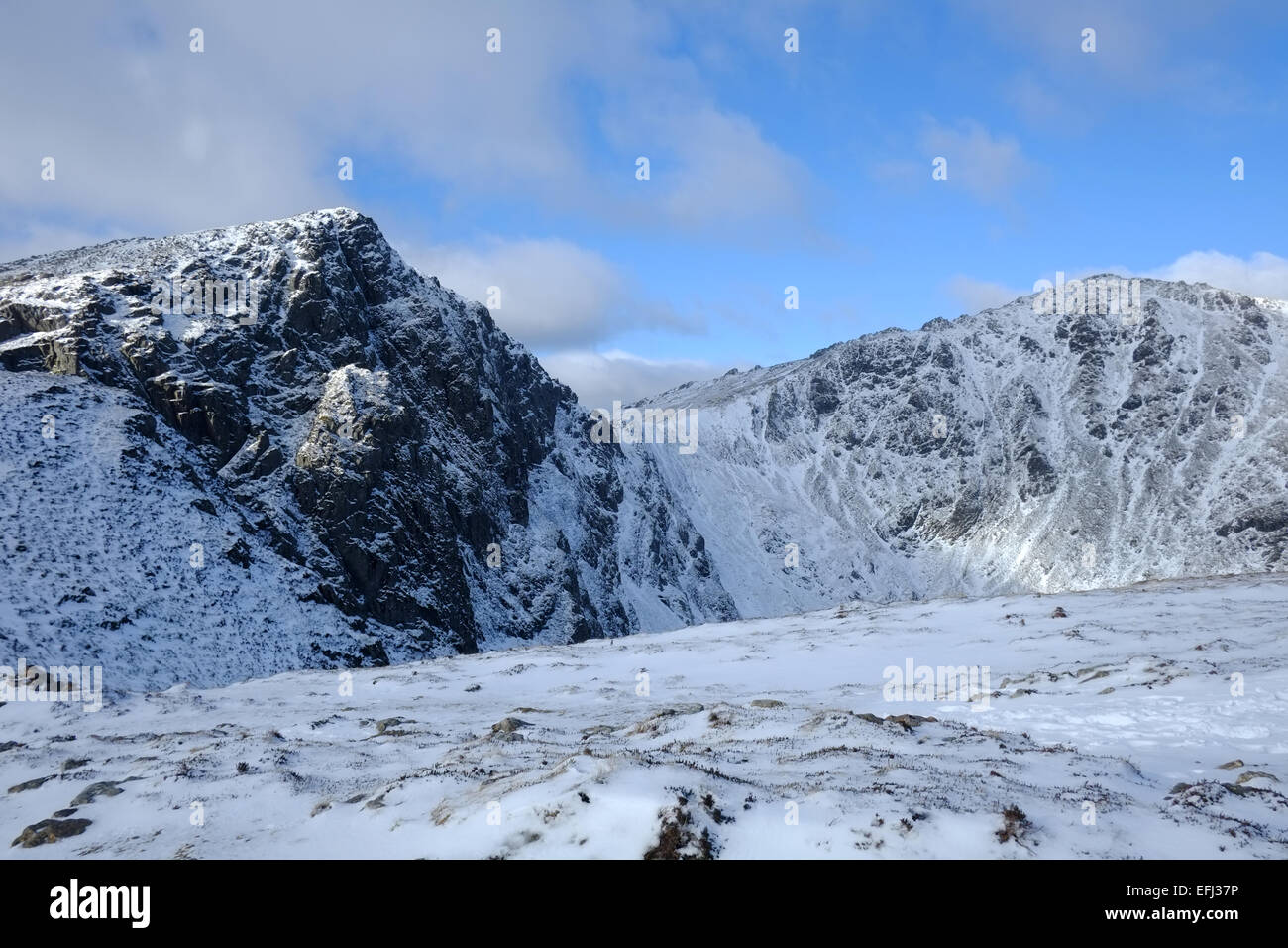 Cadair Idris en hiver avec de la neige Banque D'Images
