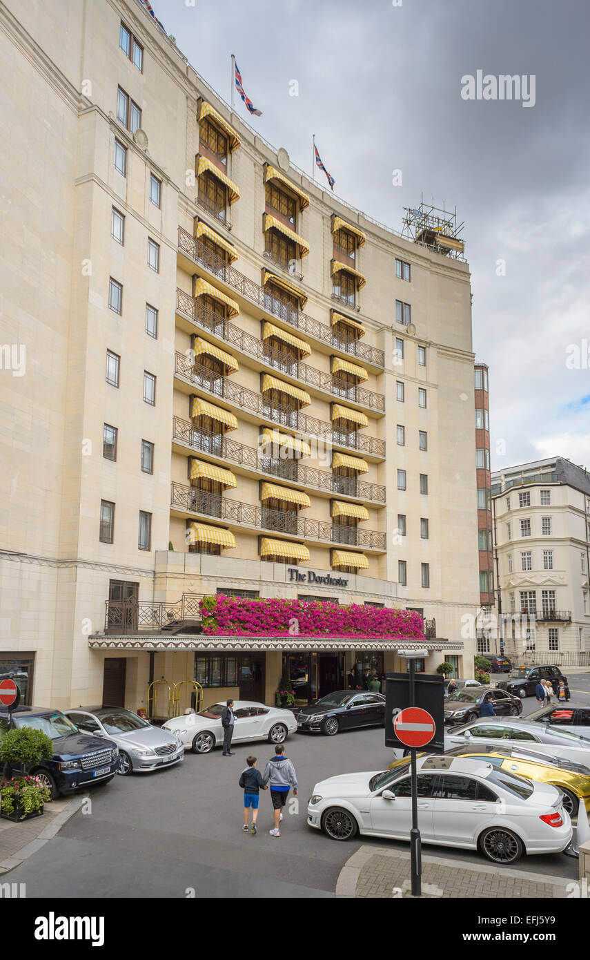 La façade de l'Hôtel Dorchester, un luxe haut de gamme 5* 5 étoiles Hôtel 5 étoiles, Park Lane, London, UK. Banque D'Images