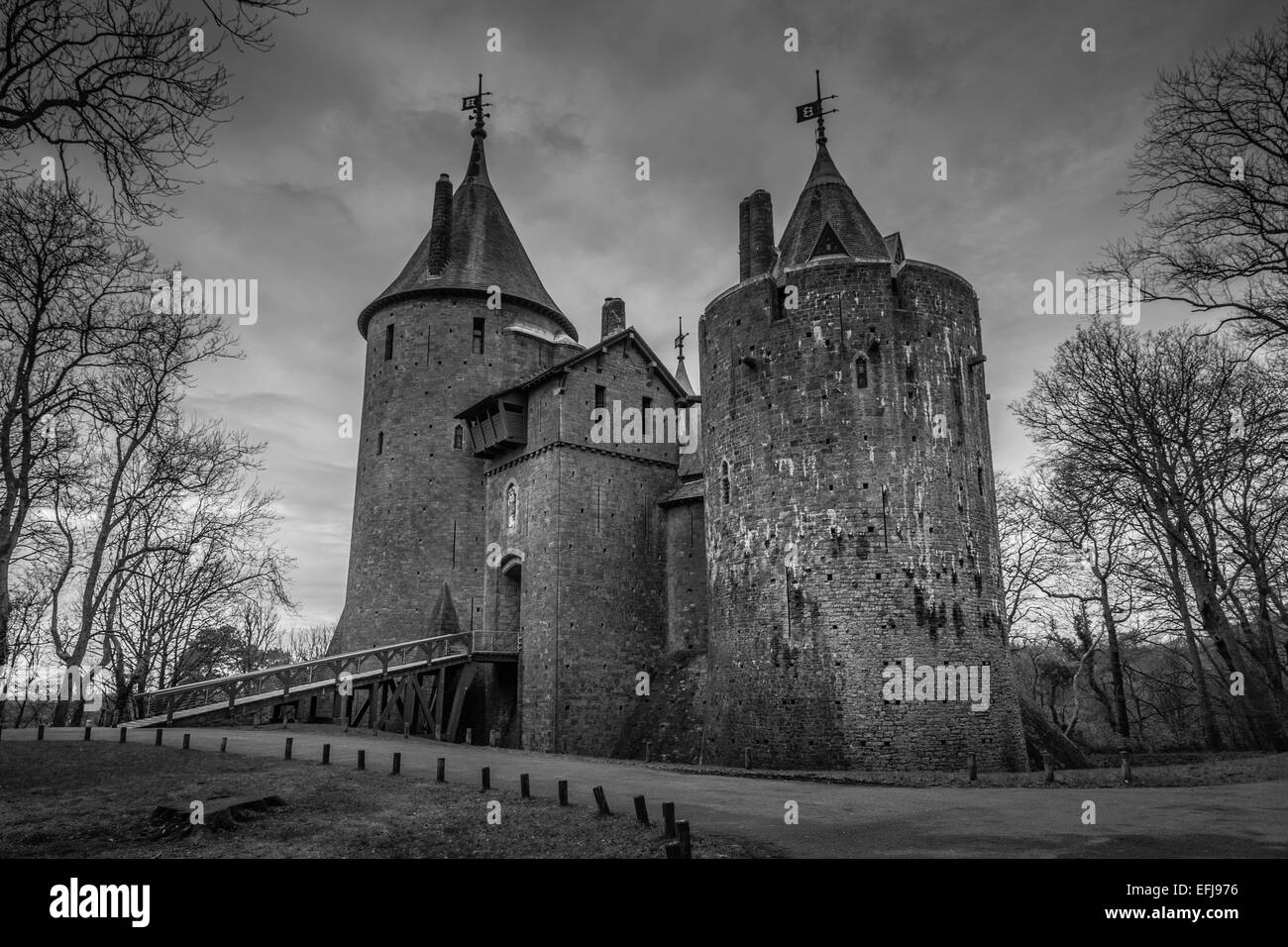 Castell Coch (le gallois pour le Château Rouge) est situé dans le village de Tongwynlais, près de Cardiff. Banque D'Images
