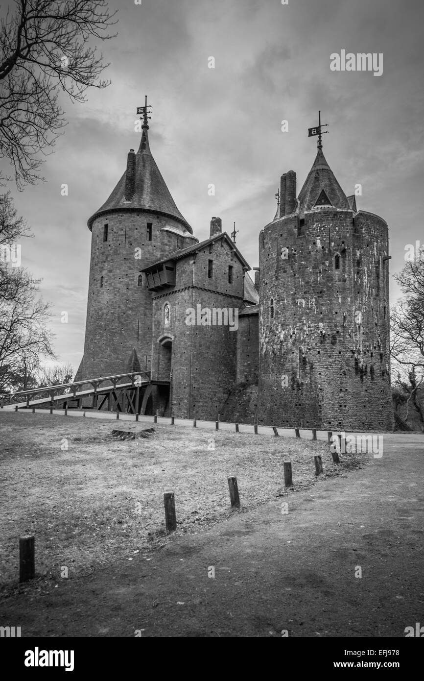 Castell Coch (le gallois pour le Château Rouge) est situé dans le village de Tongwynlais, près de Cardiff. Banque D'Images