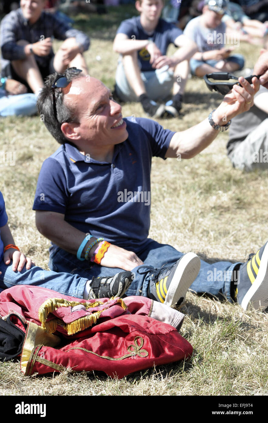 Warwick Davies et sa famille sa première visite au Camp Bestival 2014 comprend : Warwick Davies où : Dorset, Royaume-Uni Quand : 30 juillet 2014 Banque D'Images