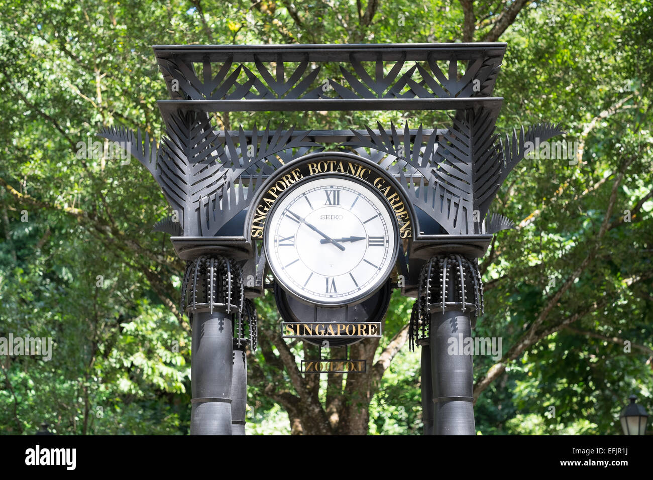 Les Jardins botaniques de Singapour. Horloge géante. Banque D'Images