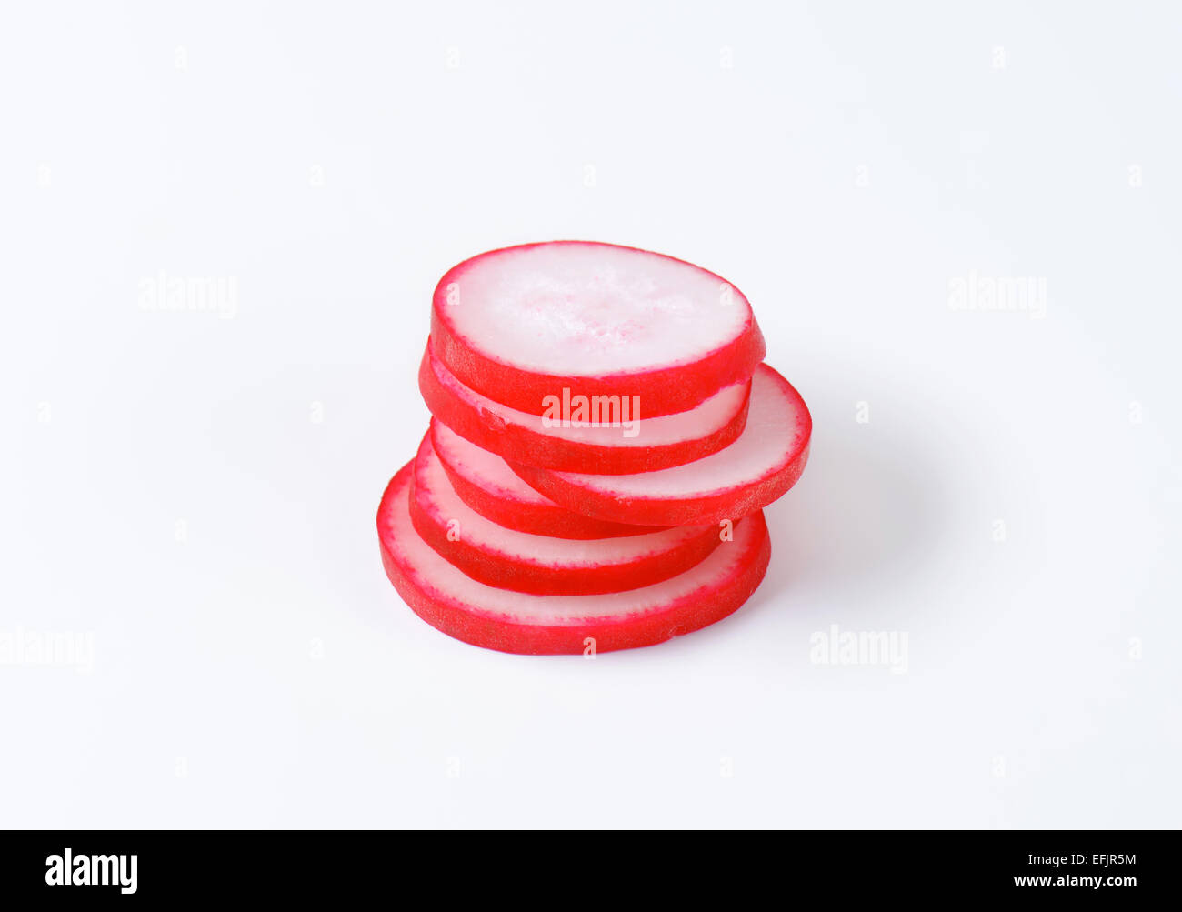 Radis rouge sur fond blanc Banque D'Images