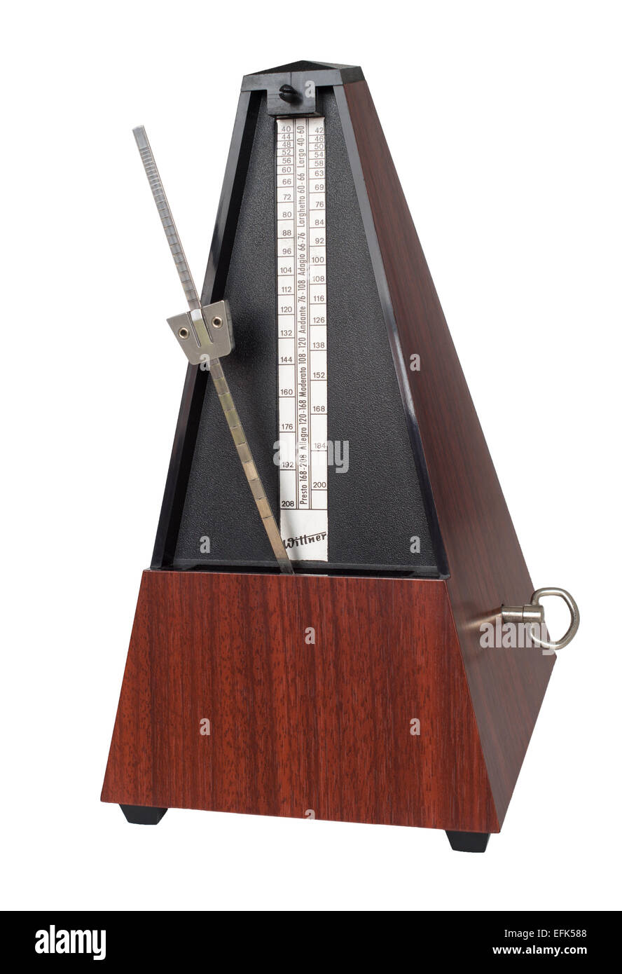 Clockwork Wittner métronome traditionnel isolé sur fond blanc Banque D'Images