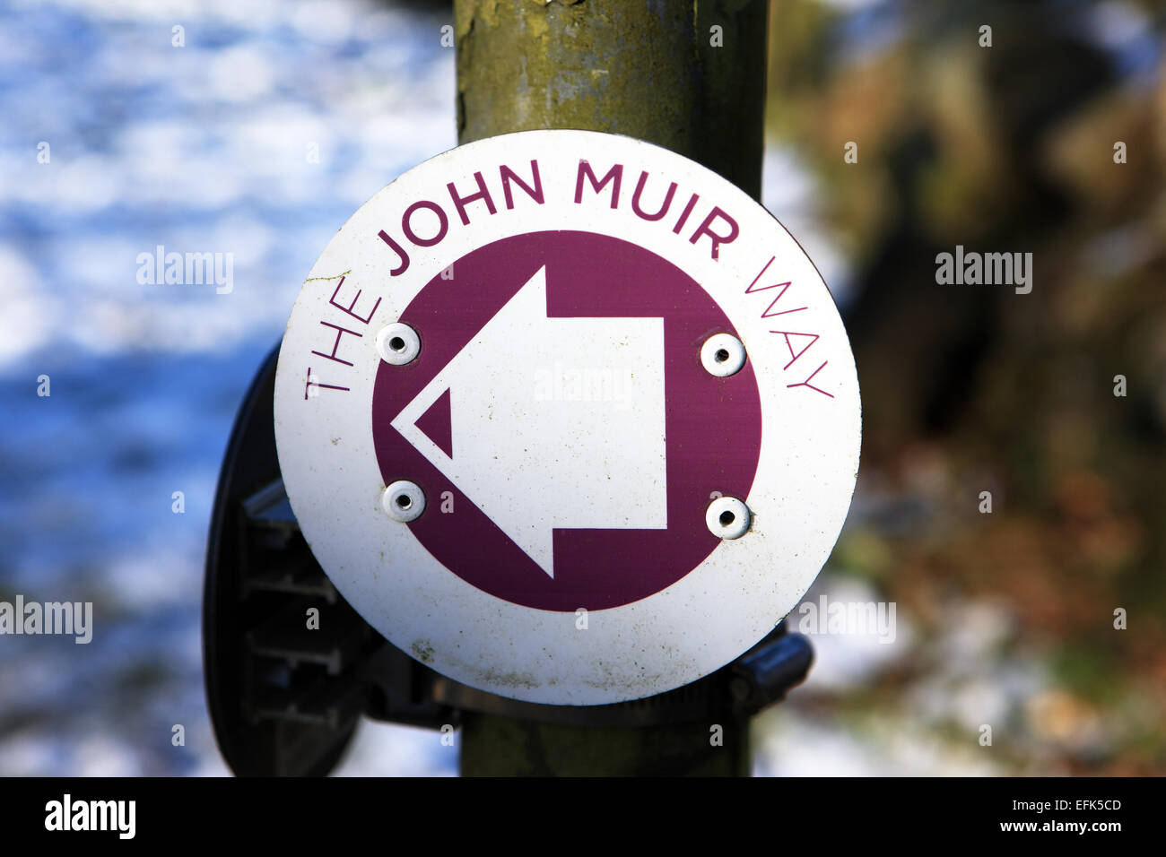 Le John Muir signe ainsi sur la côte à l'autre à pied à travers l'Ecosse d'Helensburgh à Dunbar Banque D'Images