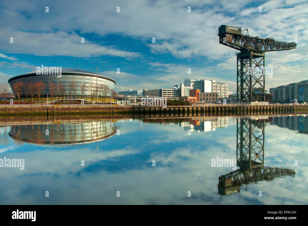 L'Stobcross (Finnieston Crane), l'ETI Hydro et la rivière Clyde, Pacific Quay, Glasgow Banque D'Images