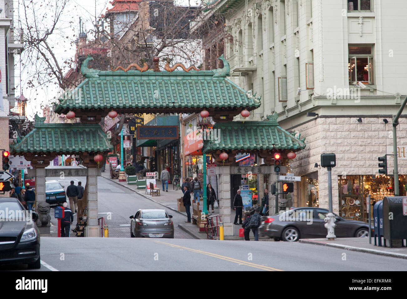La porte de Chinatown à l'avenue Grant et Bush à San Francisco, Californie. Banque D'Images