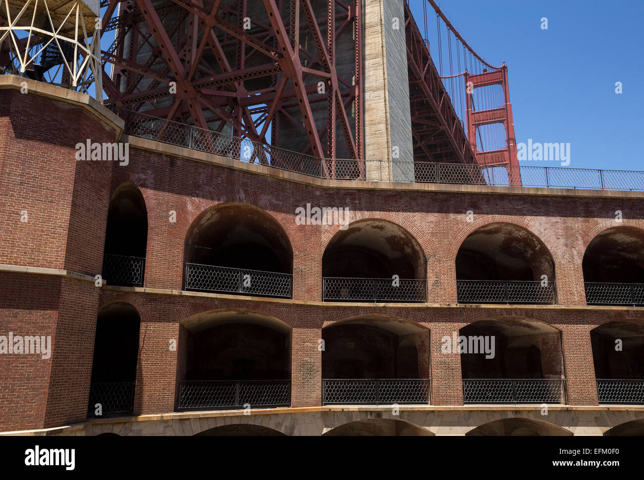 Casemates de brique à plusieurs niveaux, cour, littoral fort, fort point national historic site, San Francisco, Californie Banque D'Images