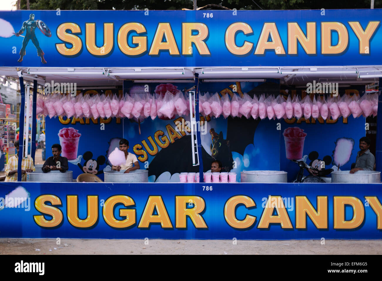 Un sucre Candy Shop à Hyderabad, Inde Banque D'Images