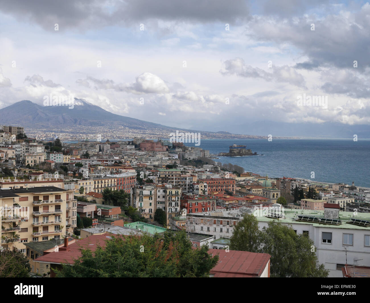 Vulcany vesuvio snow neve Castel dell'Ovo Naples Naples Campanie Italie Banque D'Images