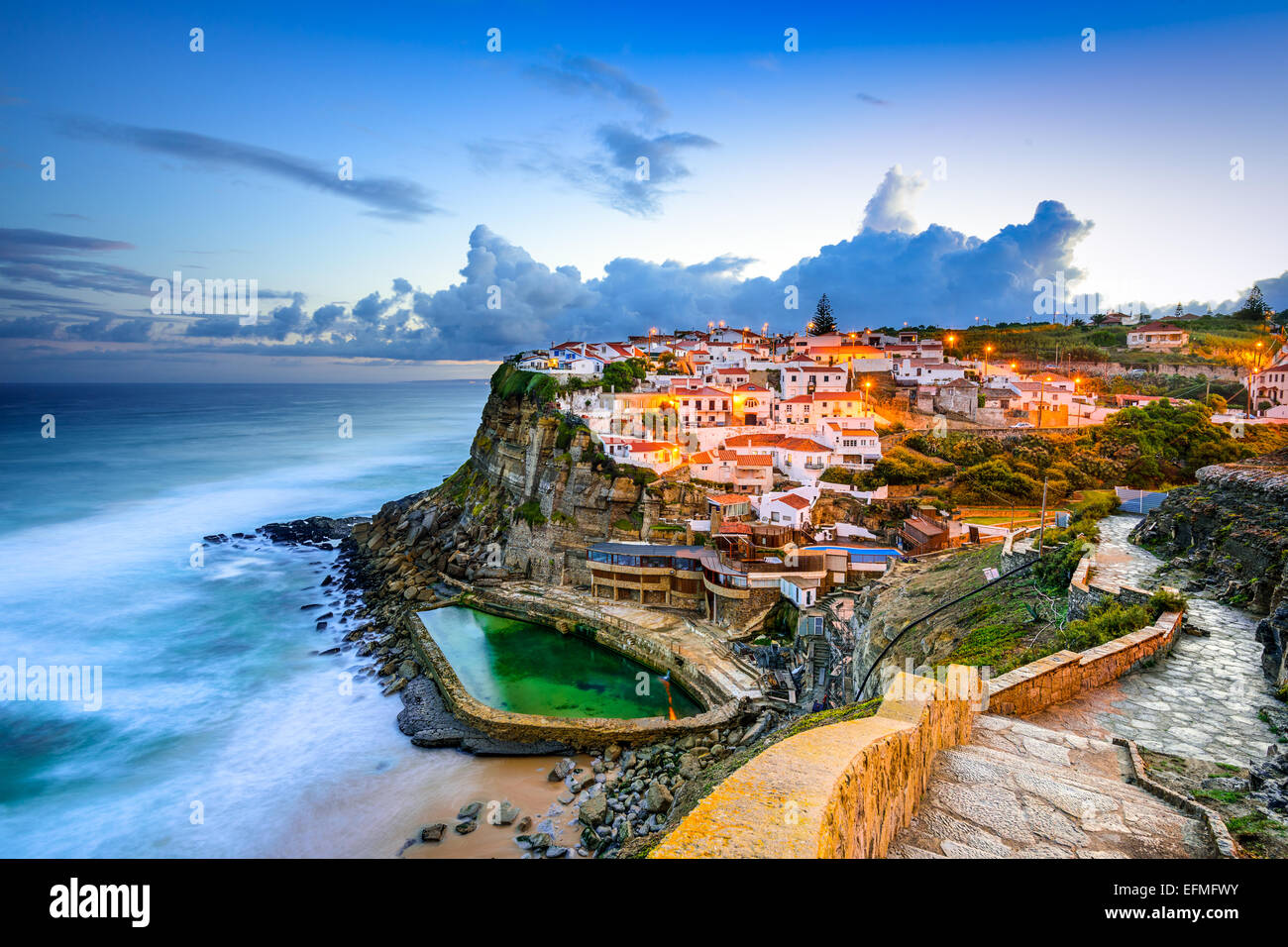 Praia das Maçãs, Portugal ville côtière. Banque D'Images