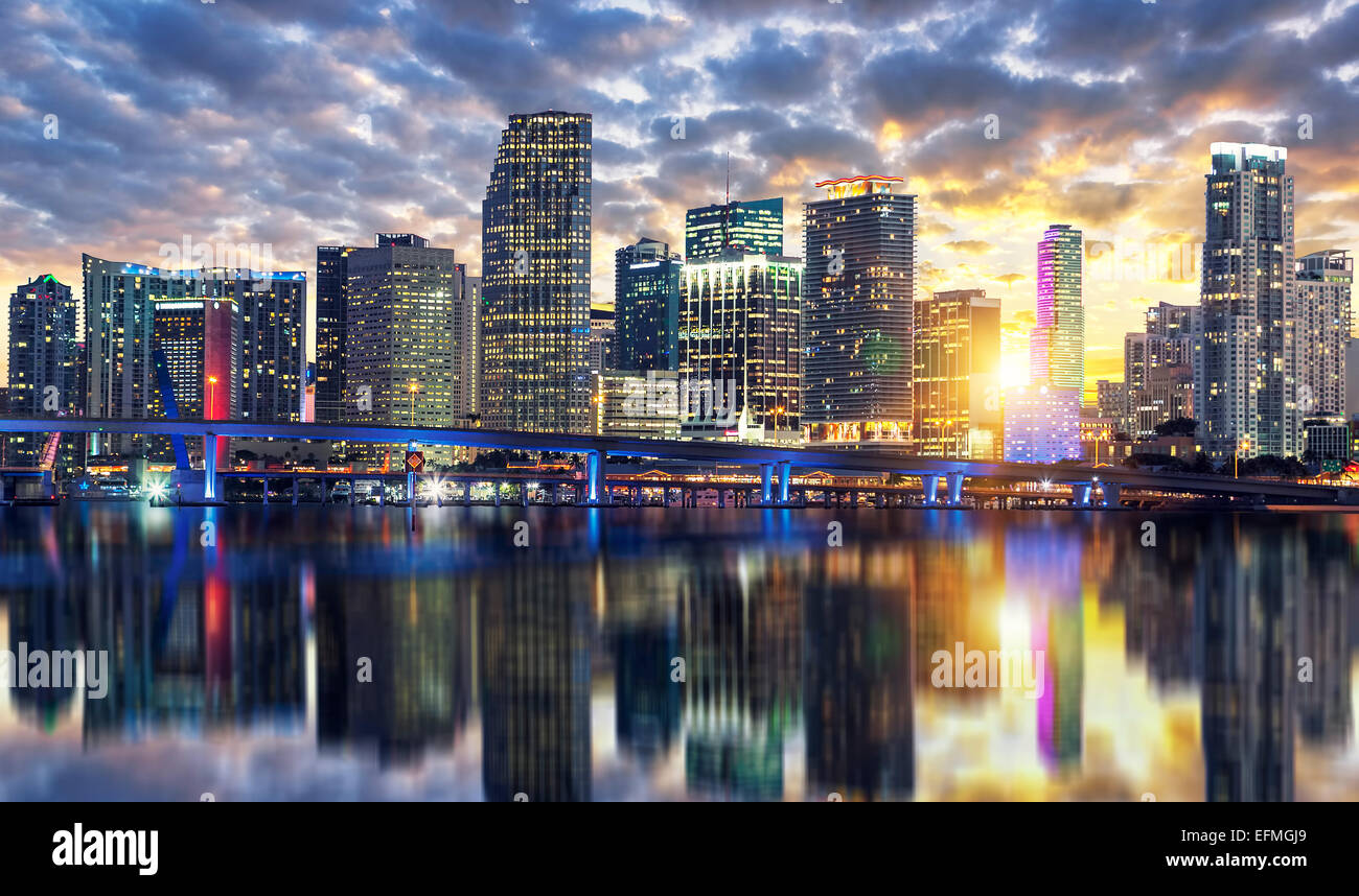 Vue sur les immeubles de Miami au coucher du soleil, USA Banque D'Images