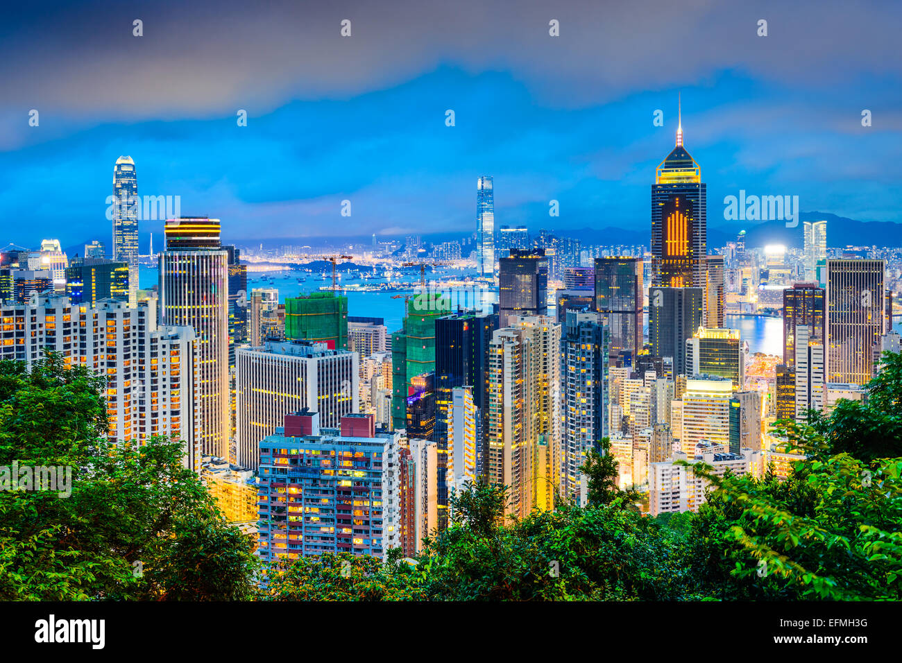 Hong Kong, Chine cityscape au crépuscule. Banque D'Images