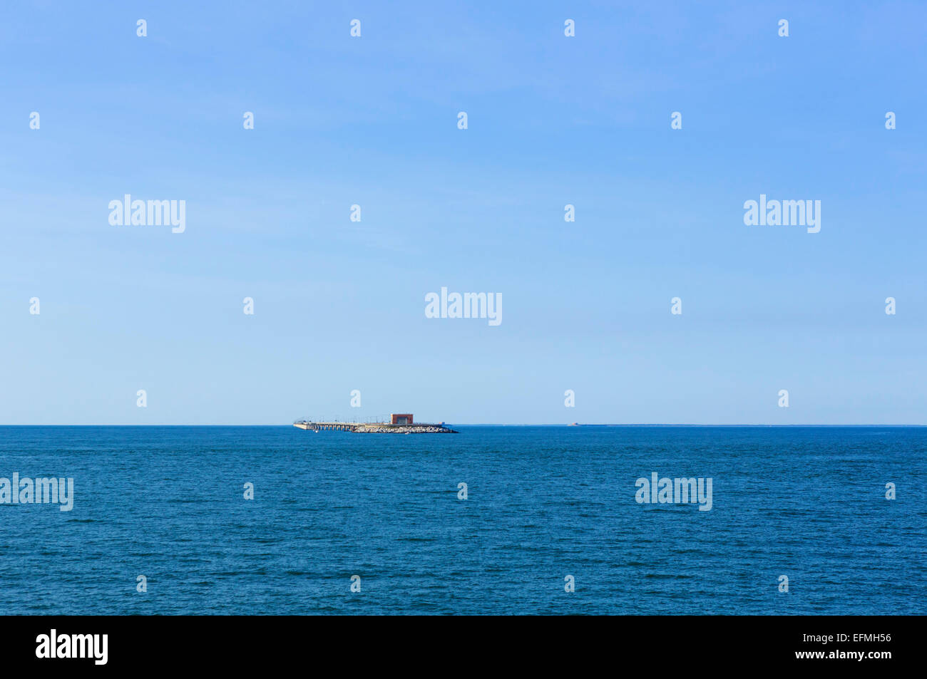 Le 23 mile de long pont-tunnel de la baie de Chesapeake de Sea Gull Island à vers Cape Charles, Virginia, USA Banque D'Images
