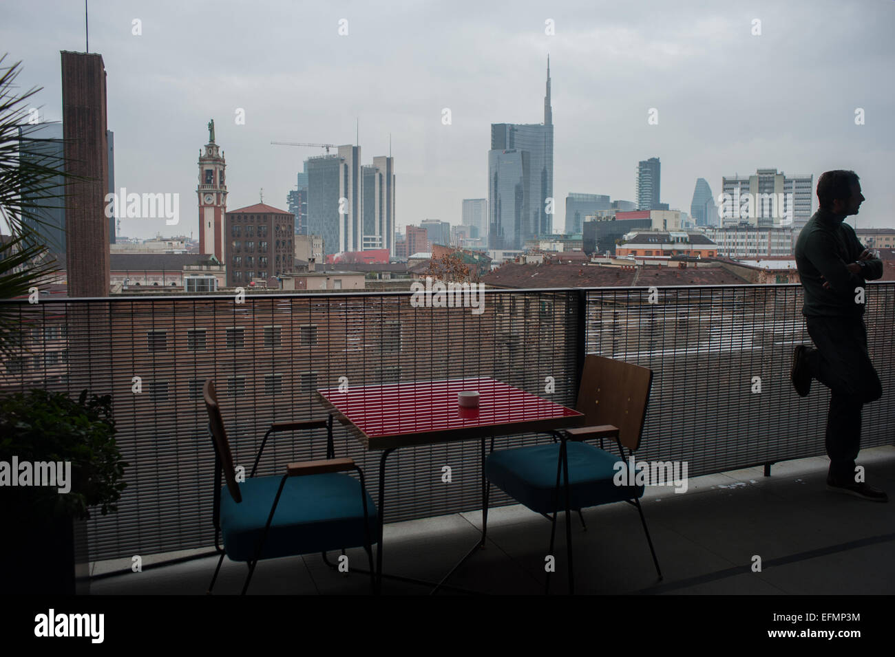 Panorama de la nouvelle et de la vieille Milan vu de l'édifice, Italie dsquared Banque D'Images