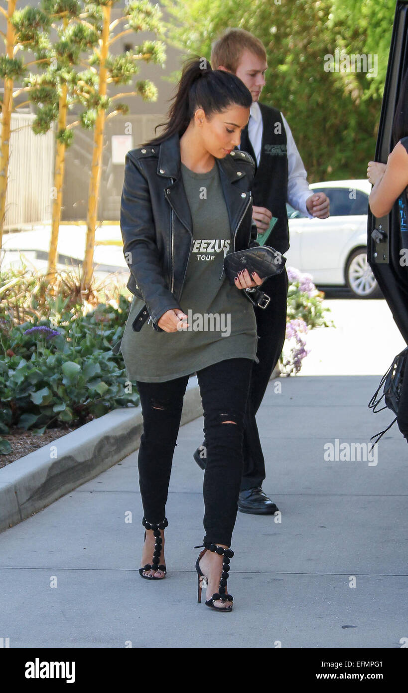 Kim Kardashian va faire les courses à Topanga Mall à Canoga Park comprend : Kim Kardashian Où : Canoga Park, California, United States Quand : 05 août 2014 Banque D'Images